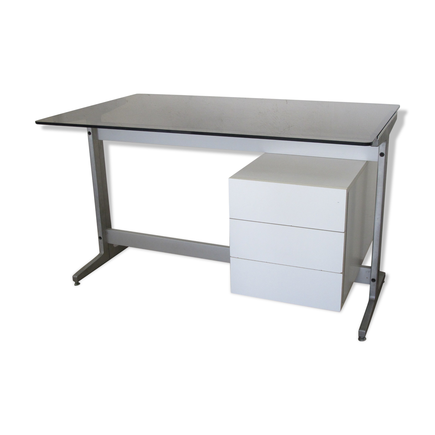 Desk by Etienne Fermigier