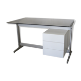 Desk by Etienne Fermigier