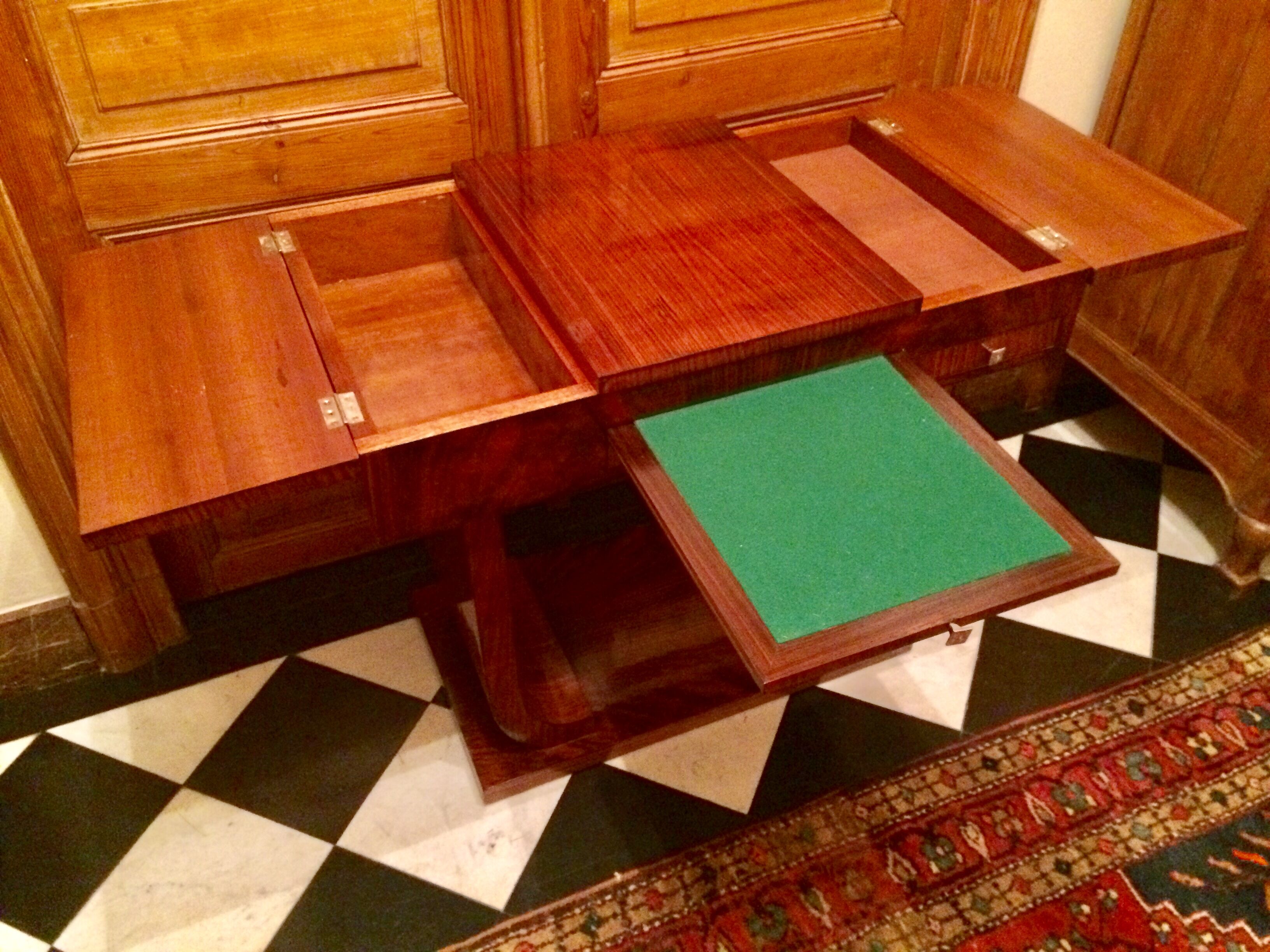 Art deco dressing table