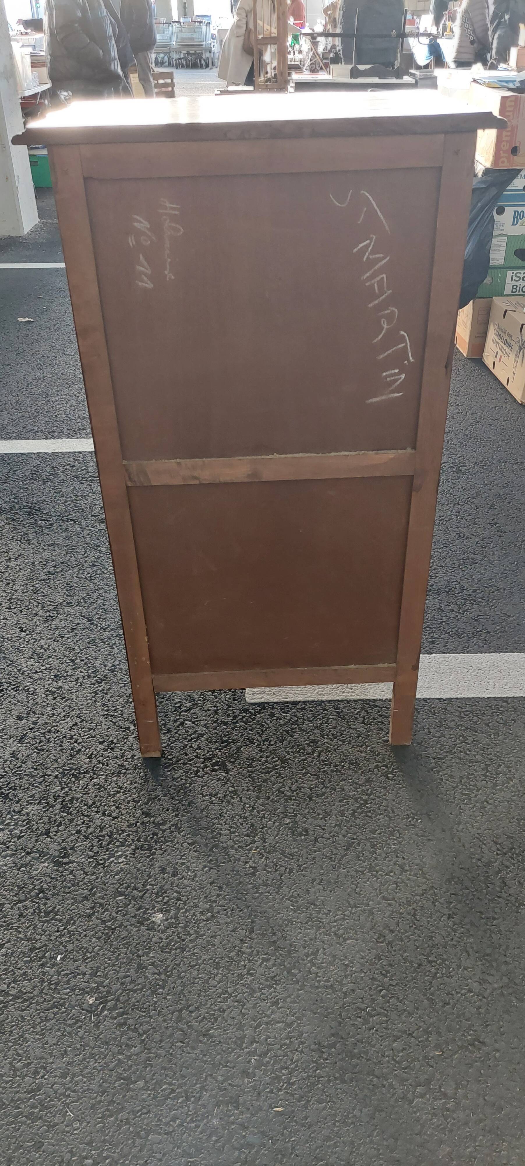 Small oak cabinet with 5 drawers