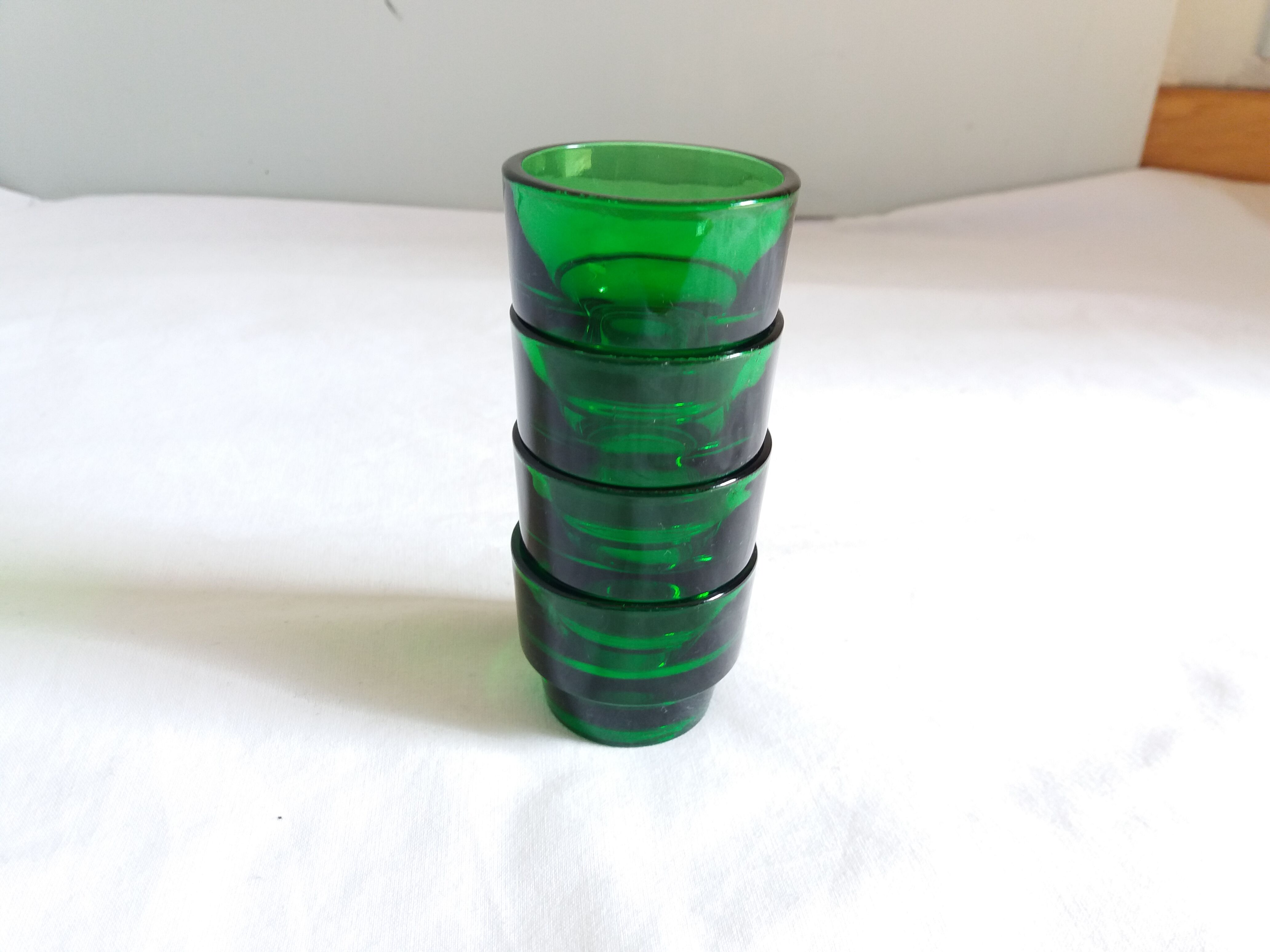 Set of 4 glass shells