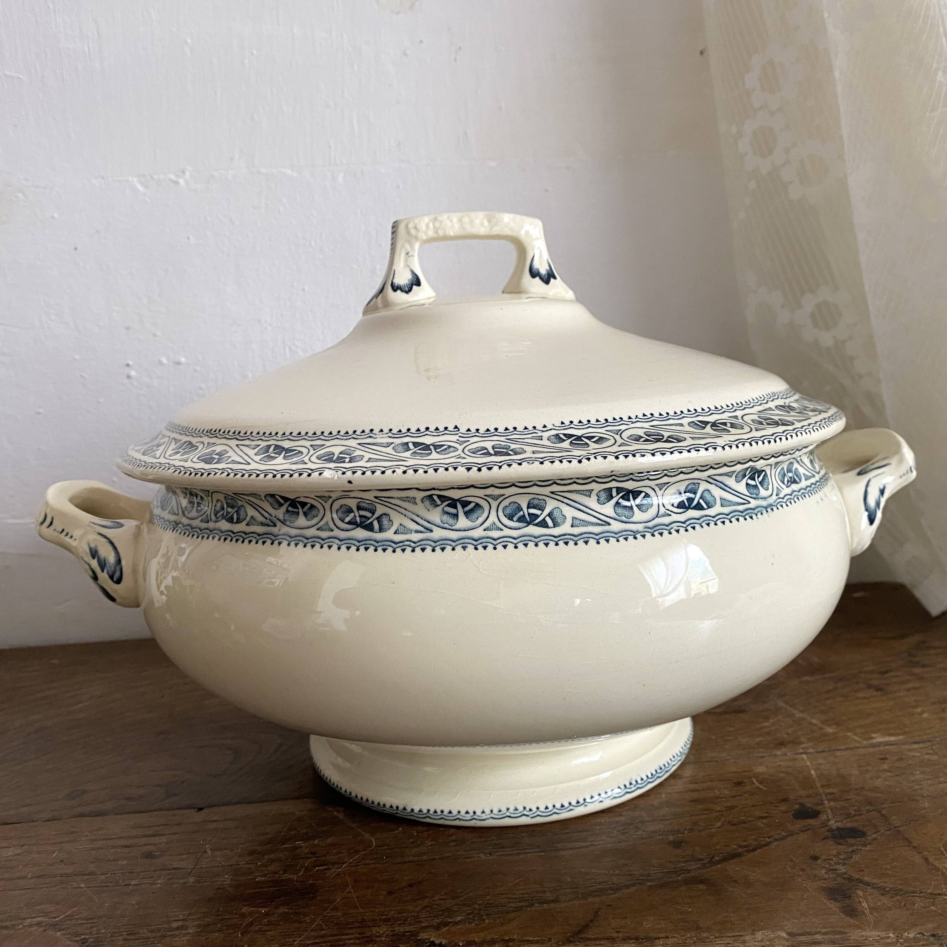 Soupière terre de fer Choisy le roi "Champigny"