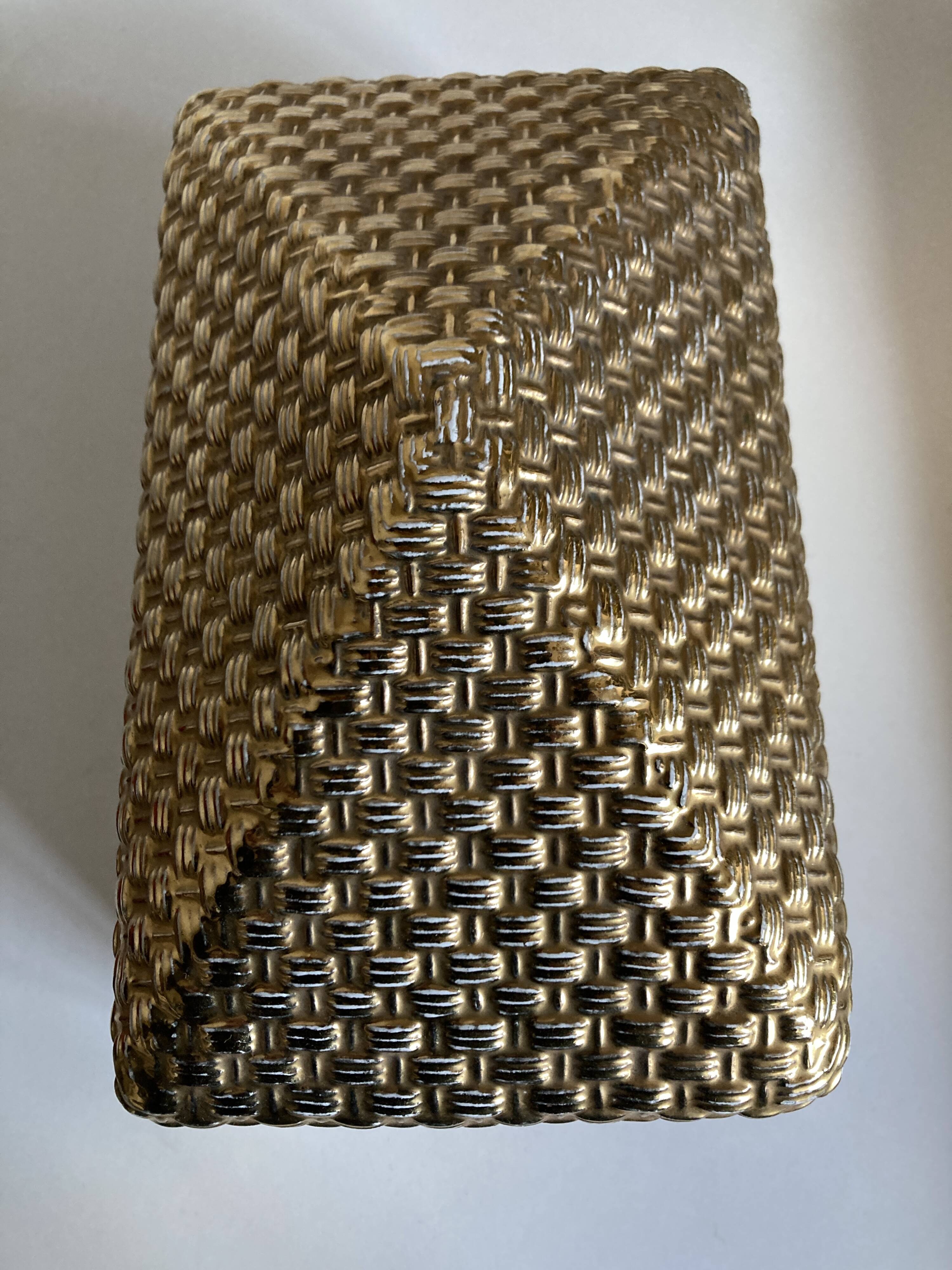 Boite pyramide céramique dorée 1960 travail italien dlg Fornasetti Ponti