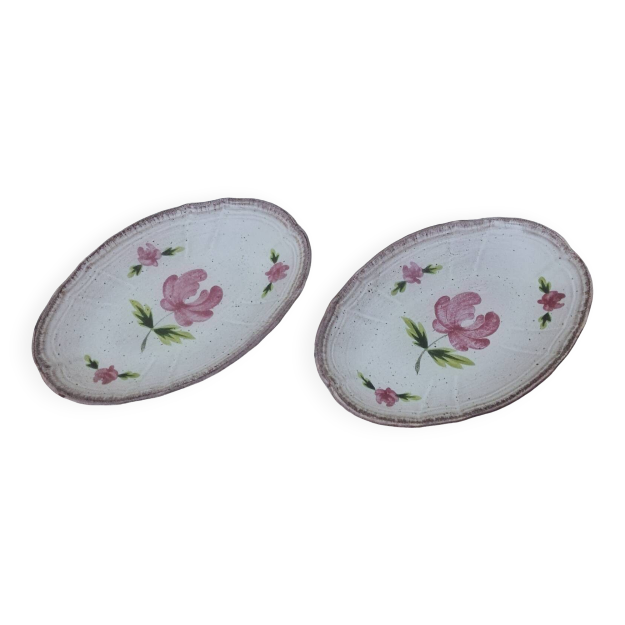 2 stoneware dishes