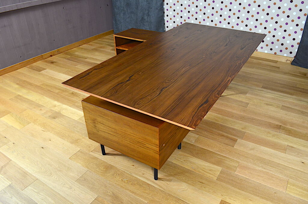 Vintage 1970 corner office