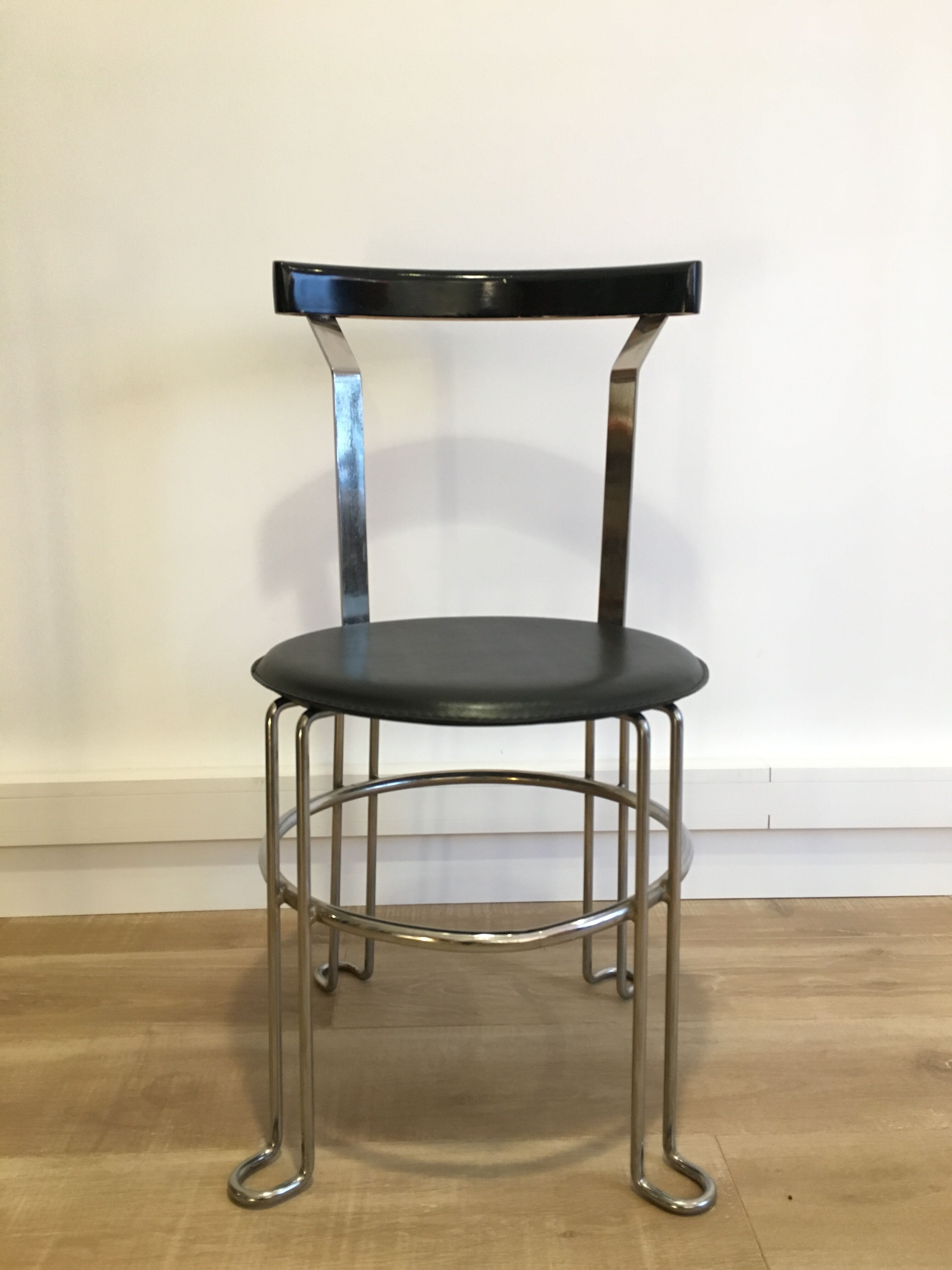 Glass round table and chairs 70/80