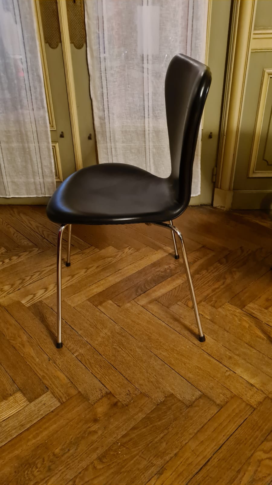 Arne Jacobsen: set of 6 chairs "Seven" model 3107