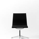 Eames aluminum group chair