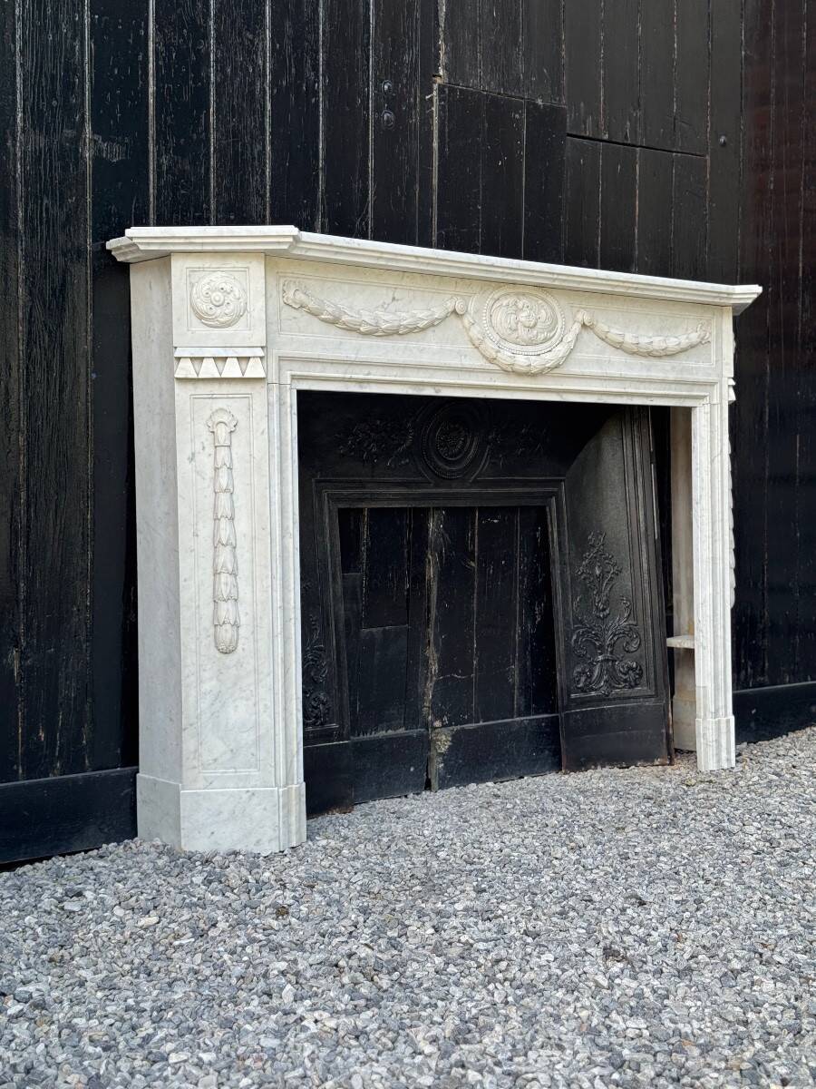 Louis XVI style fireplace in Carrara marble, circa 1880