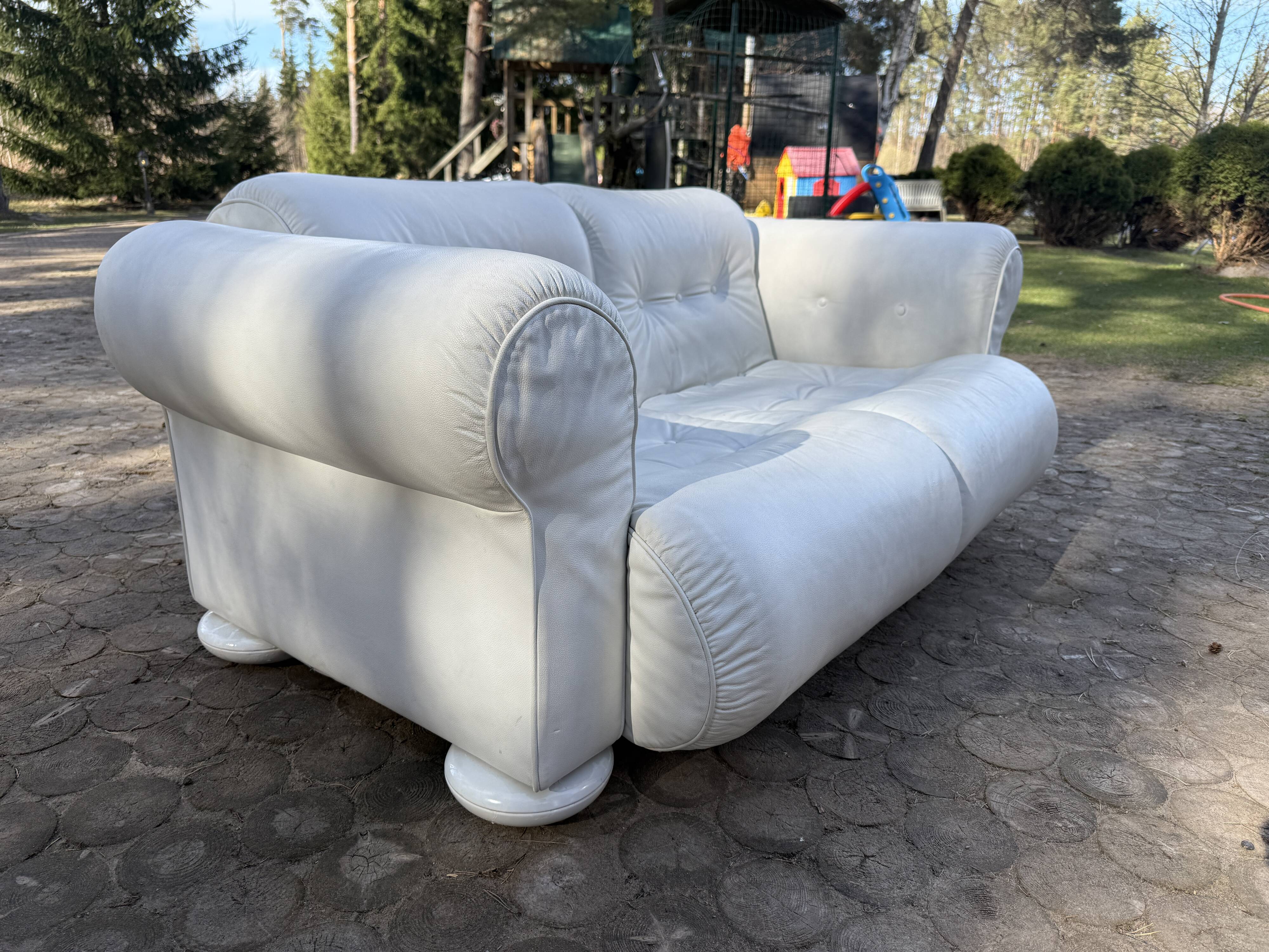 Fur Comodus — 2-Seater Leather Sofa — Germany — Sculptural Vintage Lounge