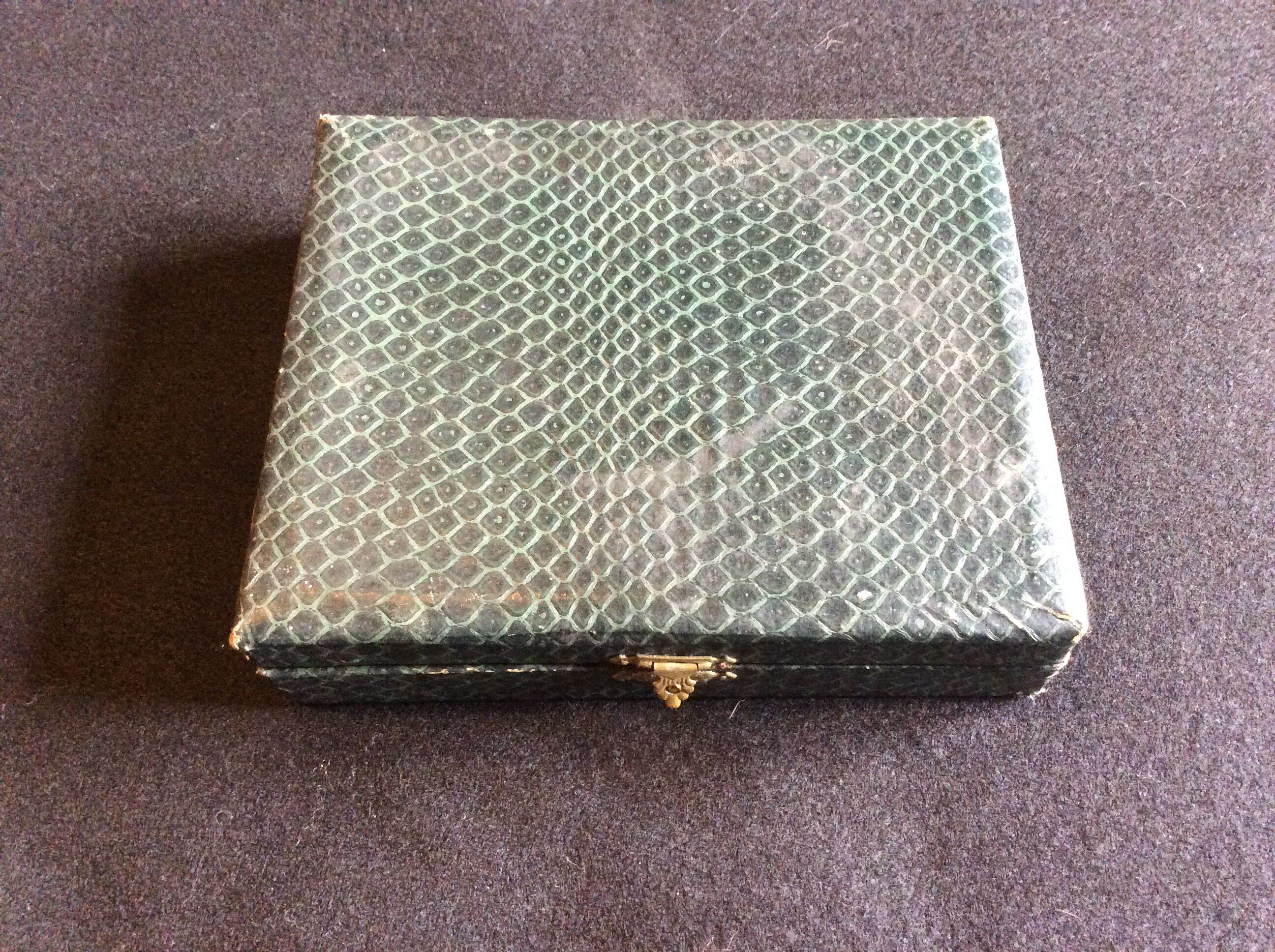 12 oyster forks & box