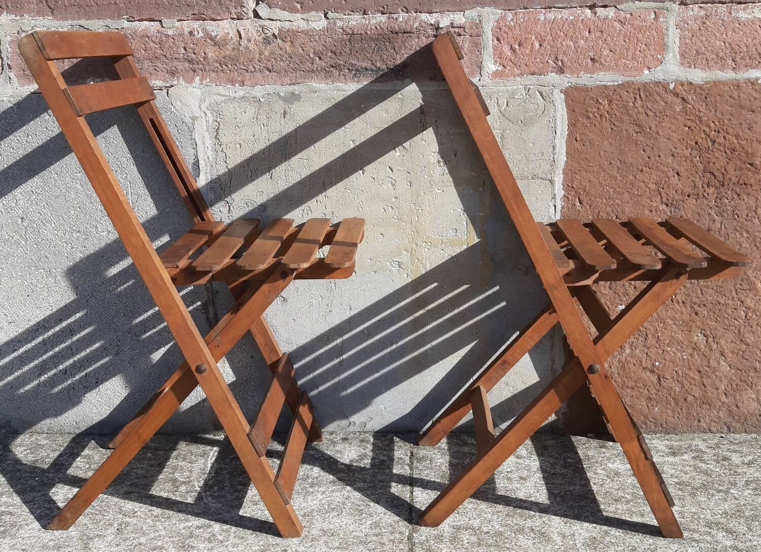 Chaises en bois pliables années 50