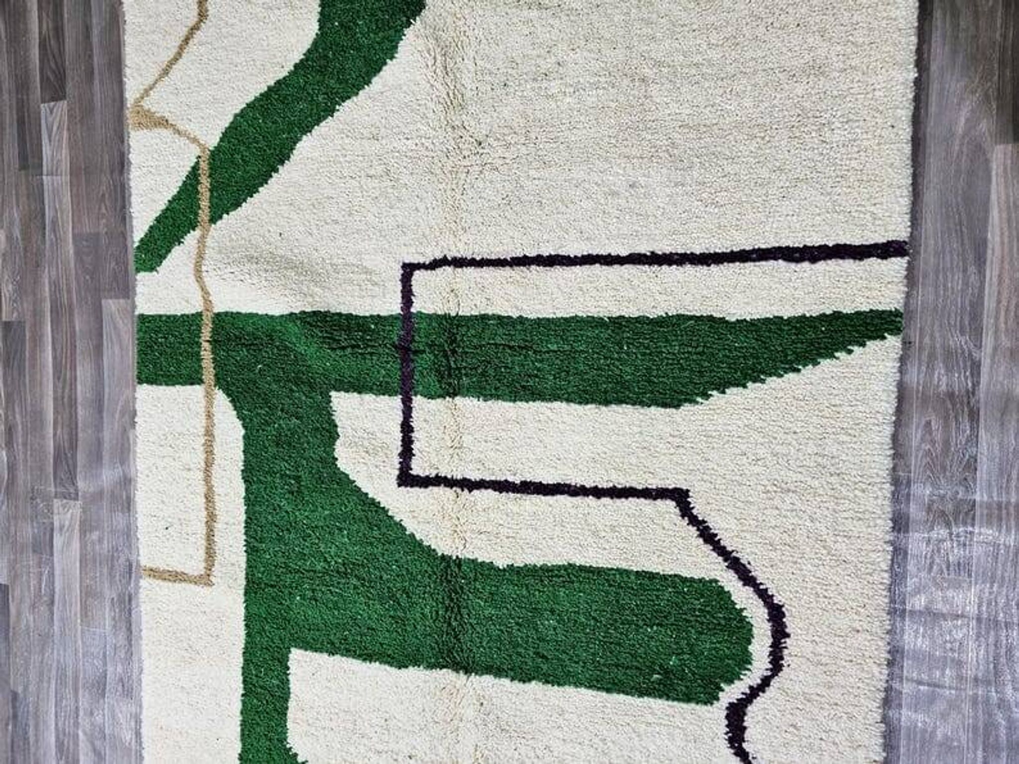 Traditional pure wool handwoven rug size 150/250 cm
