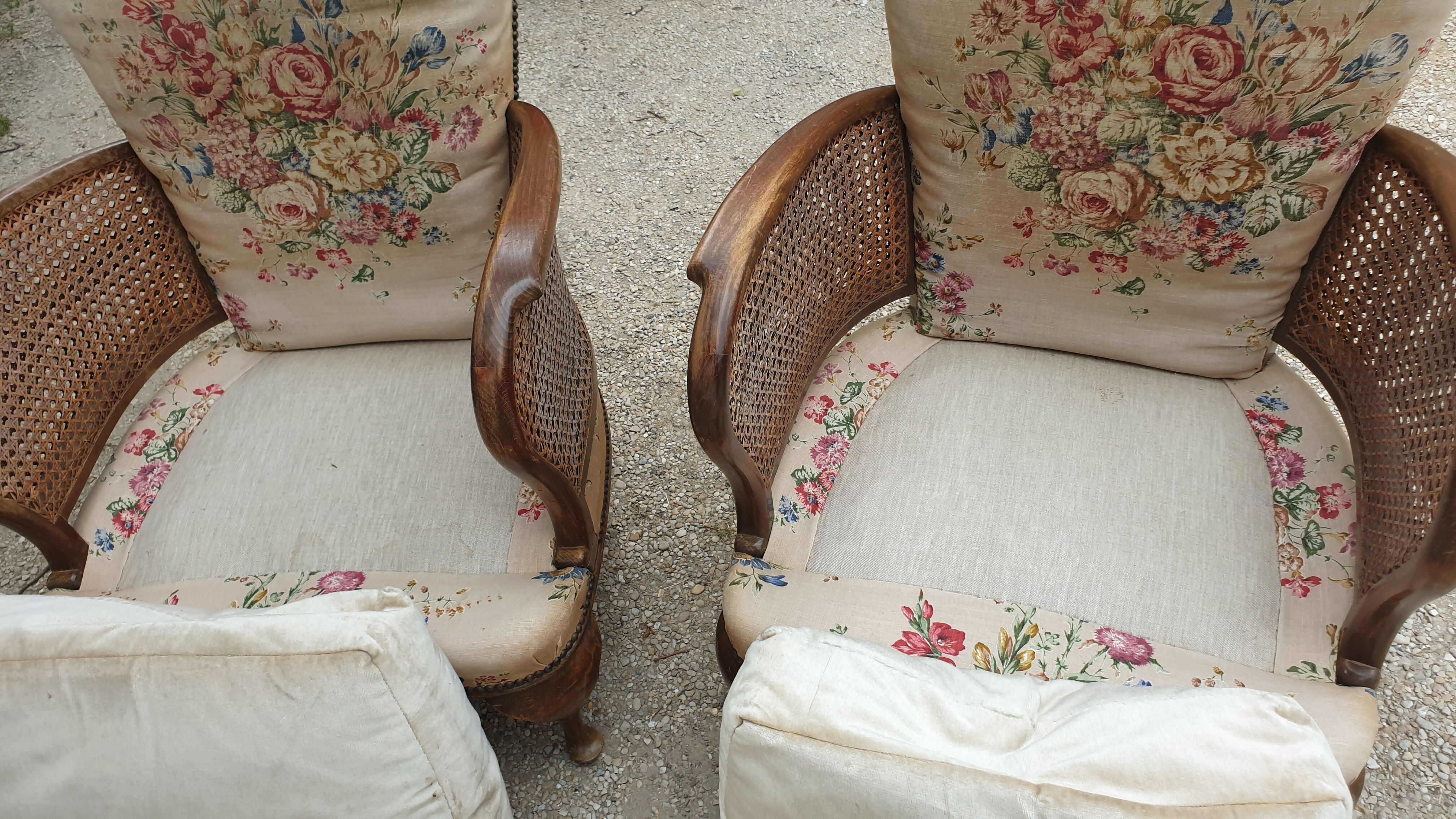 Pair of armchairs in walnut 1930