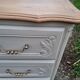 Commode de style louis xv  peinte