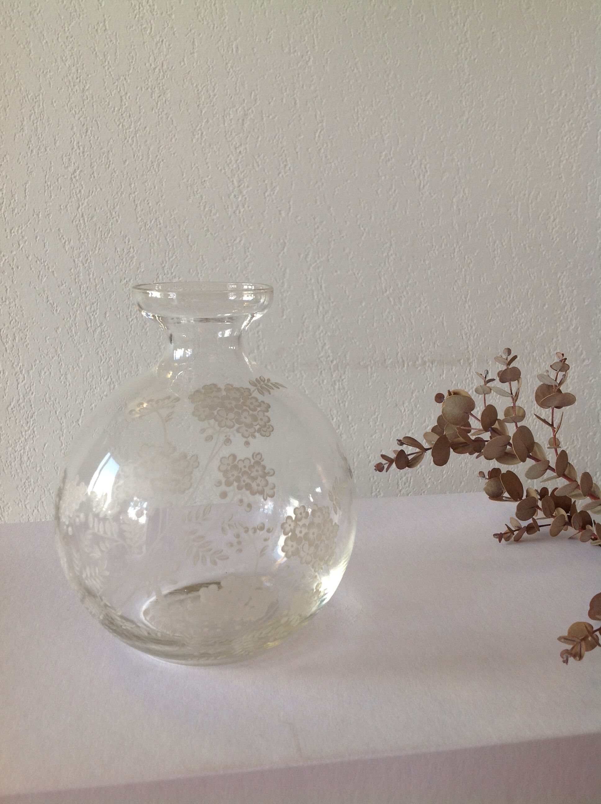 Vase round floral decoration