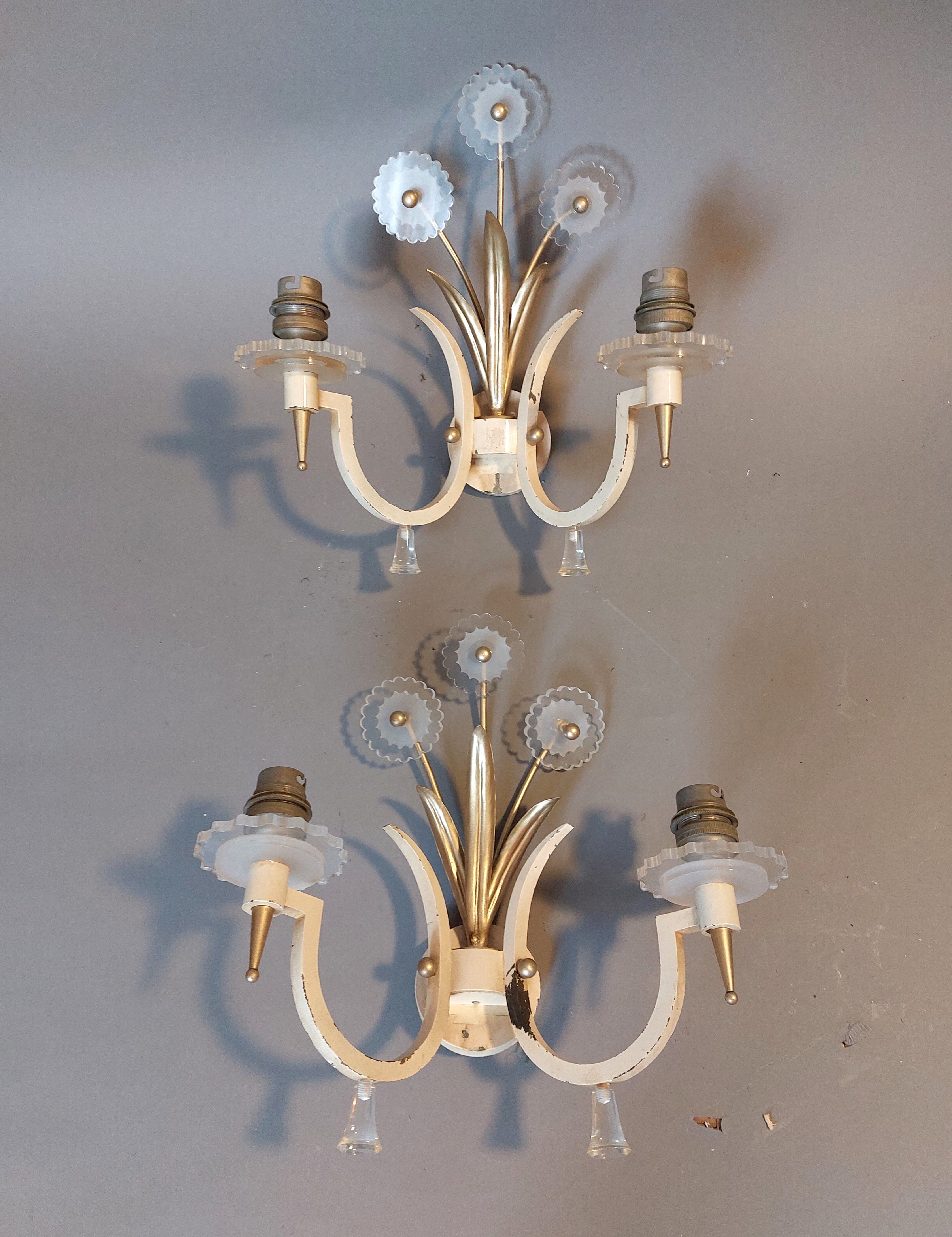 Paire d'appliques en fer forgé et bakélite 1940