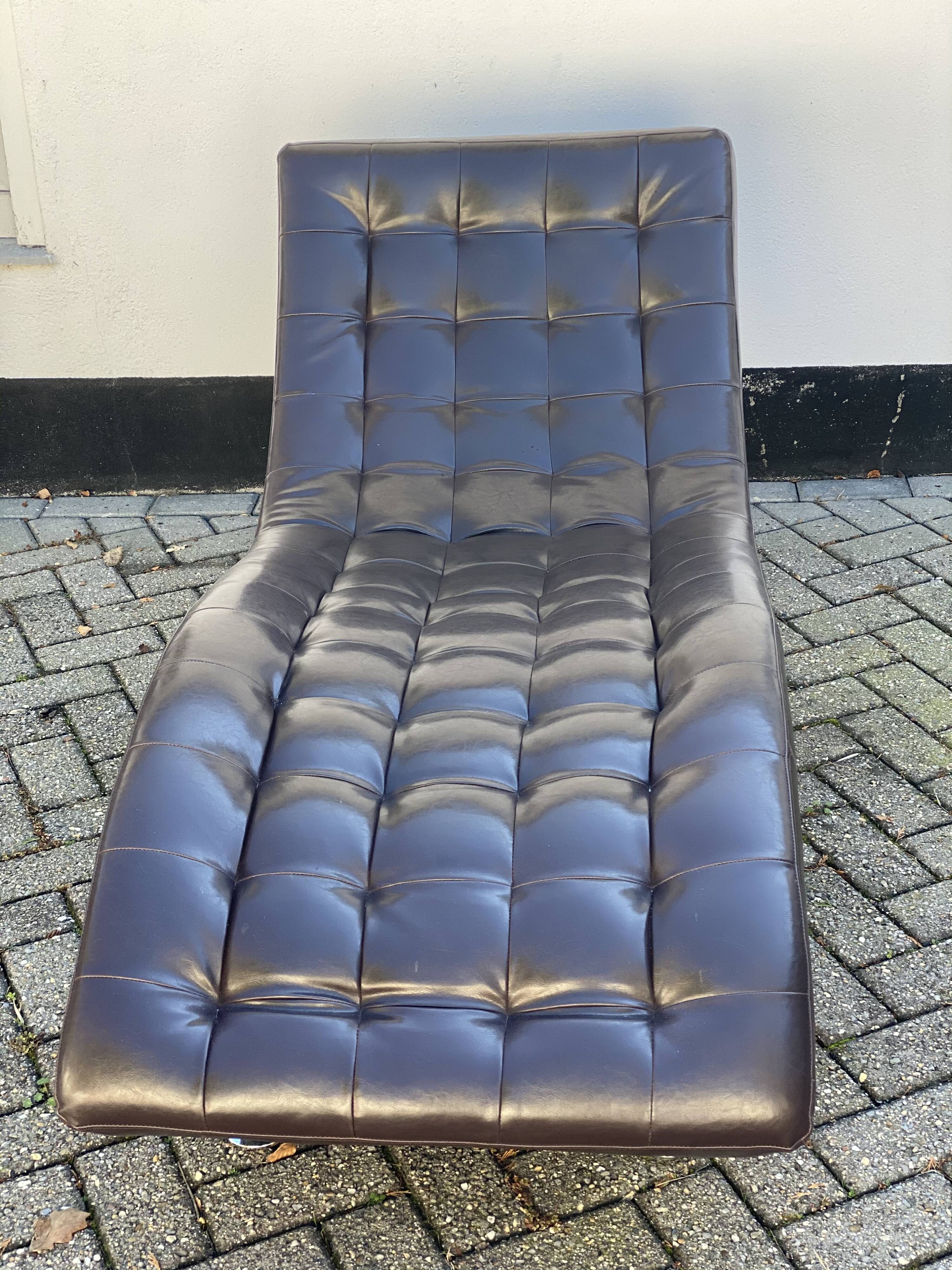 Vintage tuft stitched chaise lounger