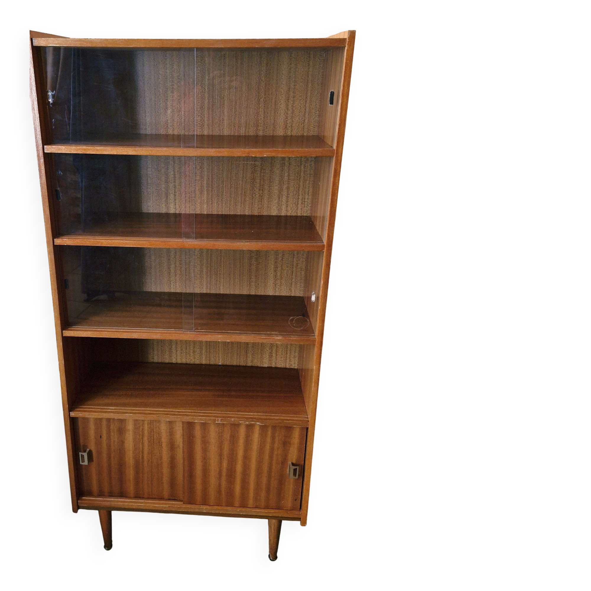 Vintage: Wooden display cabinet with 5 shelves, 4 wooden legs.