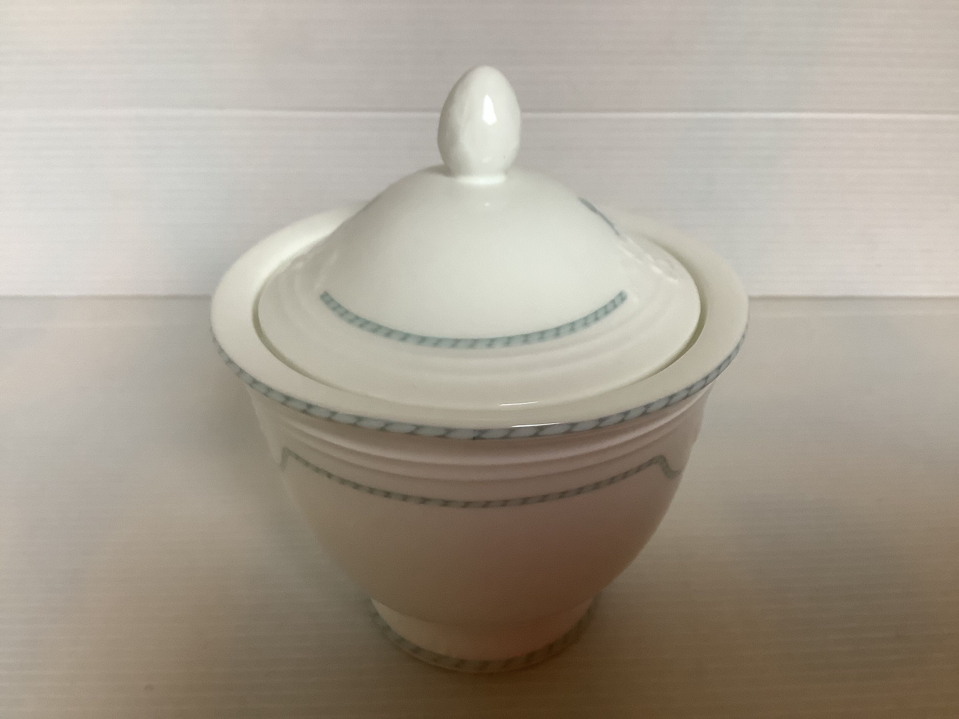 Sweet box candy box Amado Villeroy and Boch