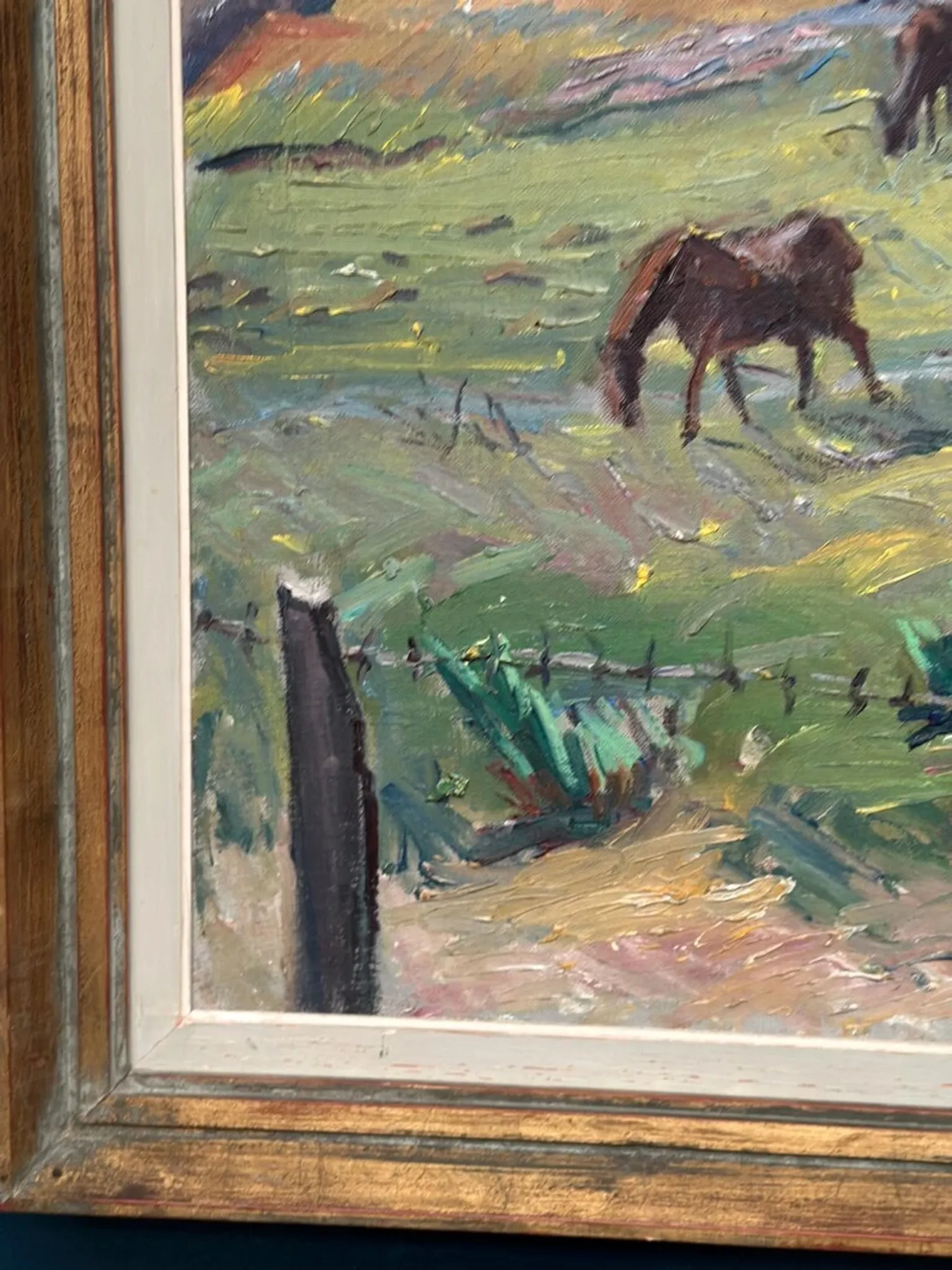 Original Swedish Oil on Canvas – "Coastal Scene with Horses" by Georg Lodström – Signed – 1947 – Framed – 77 × 66 cm