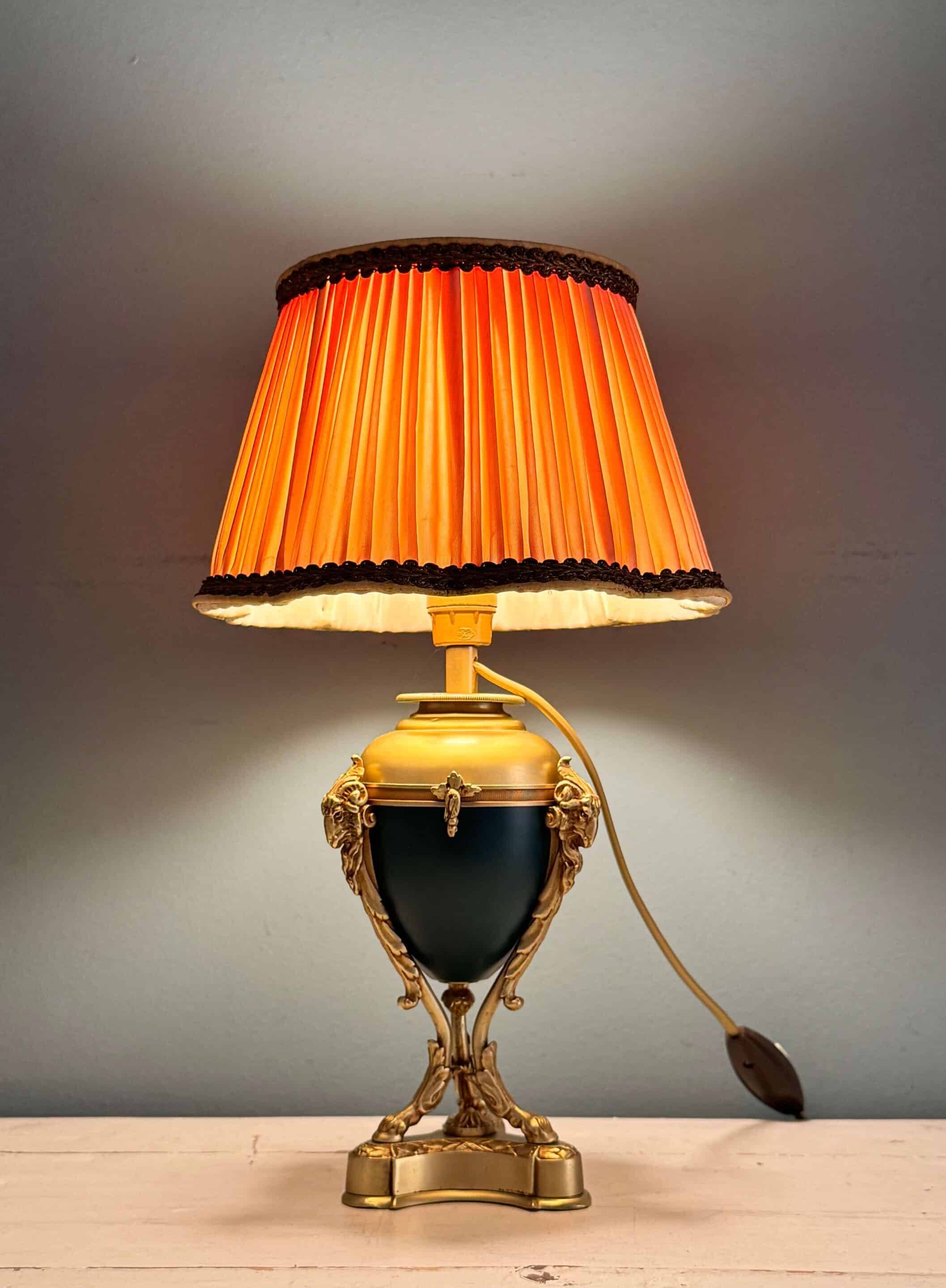 19th-century cassolette lamp