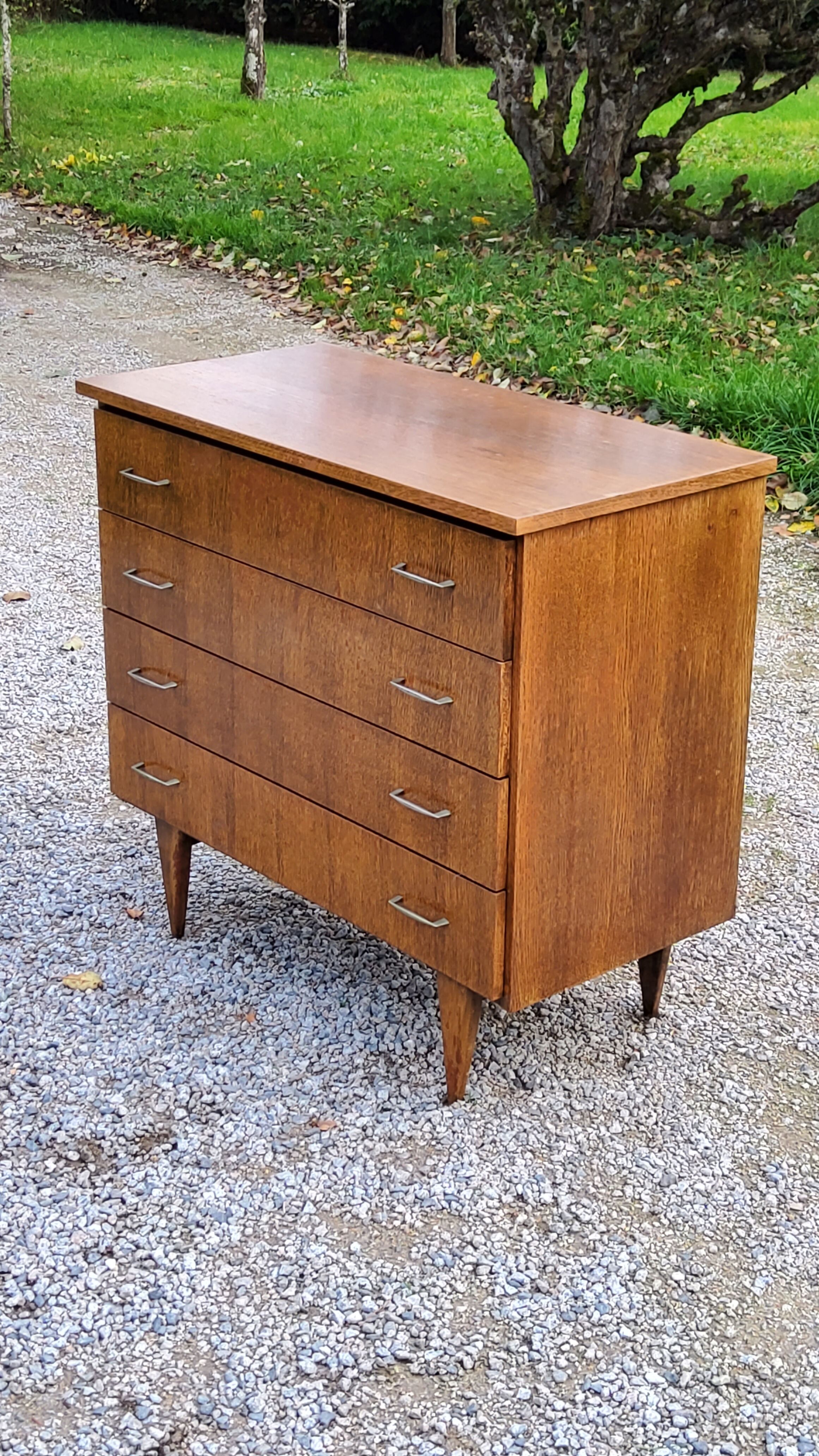 Vintage chest of drawers from the 50s/60s in oak 4 drawers feet bobbin