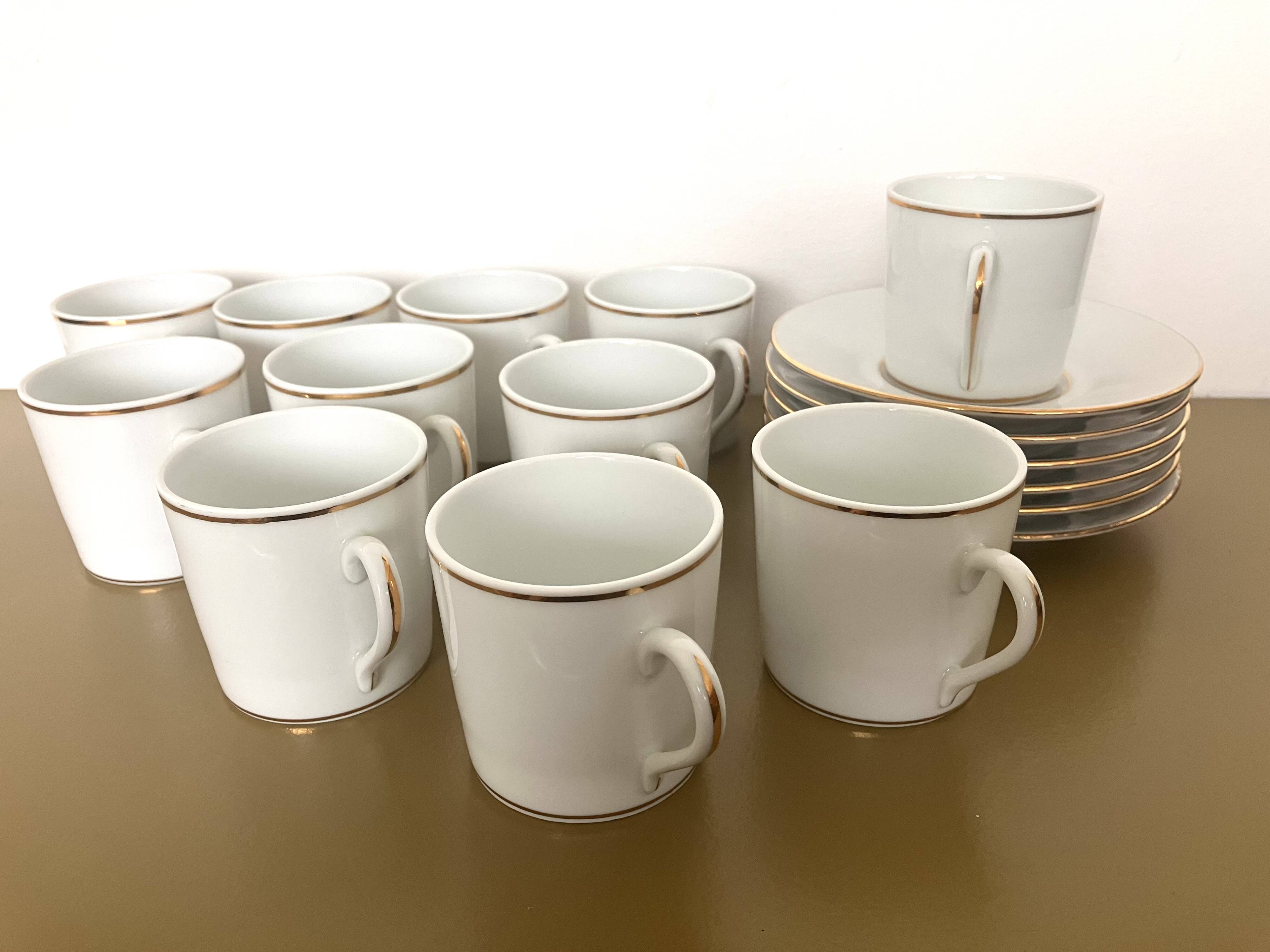Coffee service with 11 cups and 6 saucers made of Limoges porcelain.