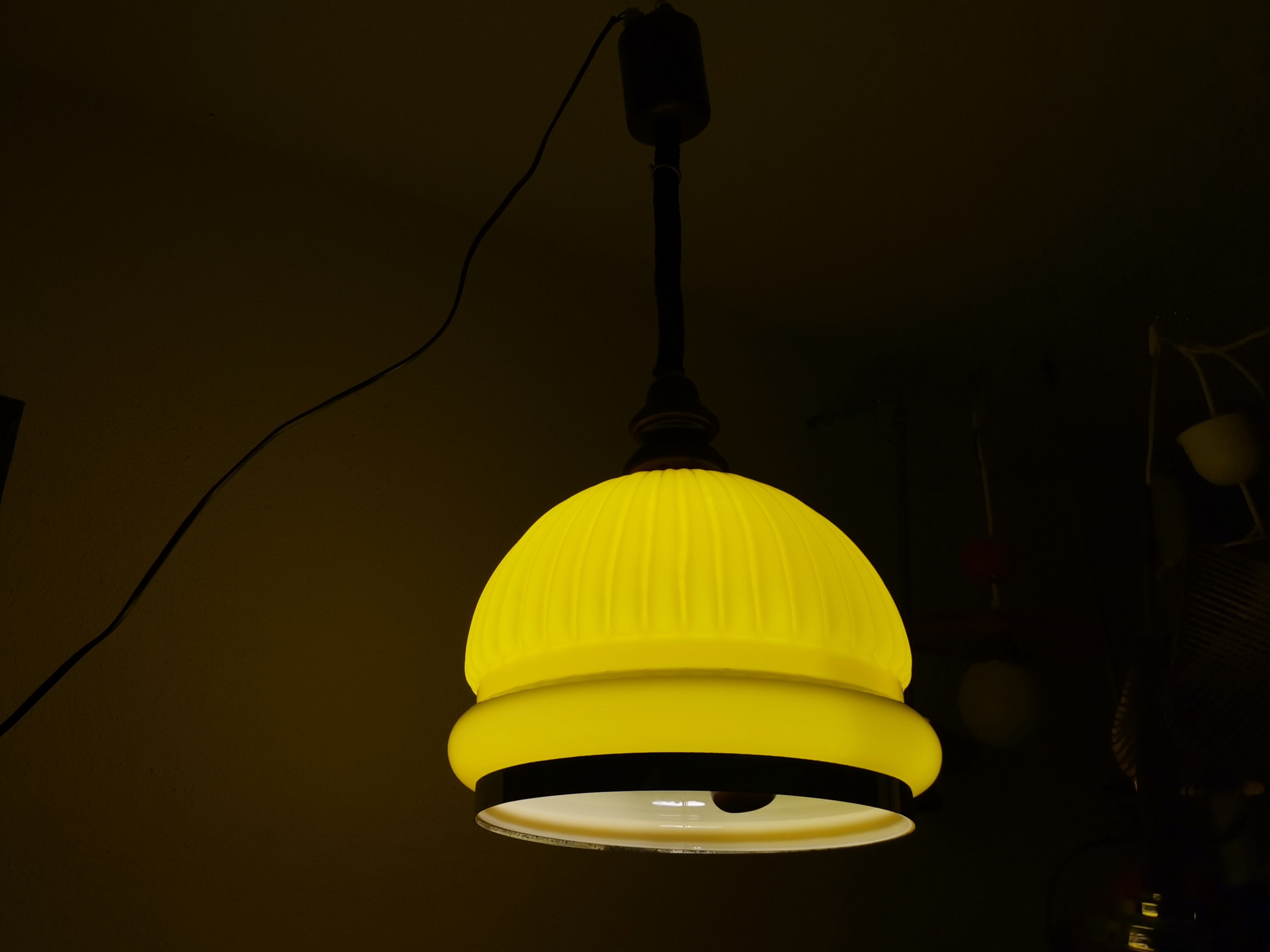 Yellow ribbed glass pull down hanging lamp 1970s