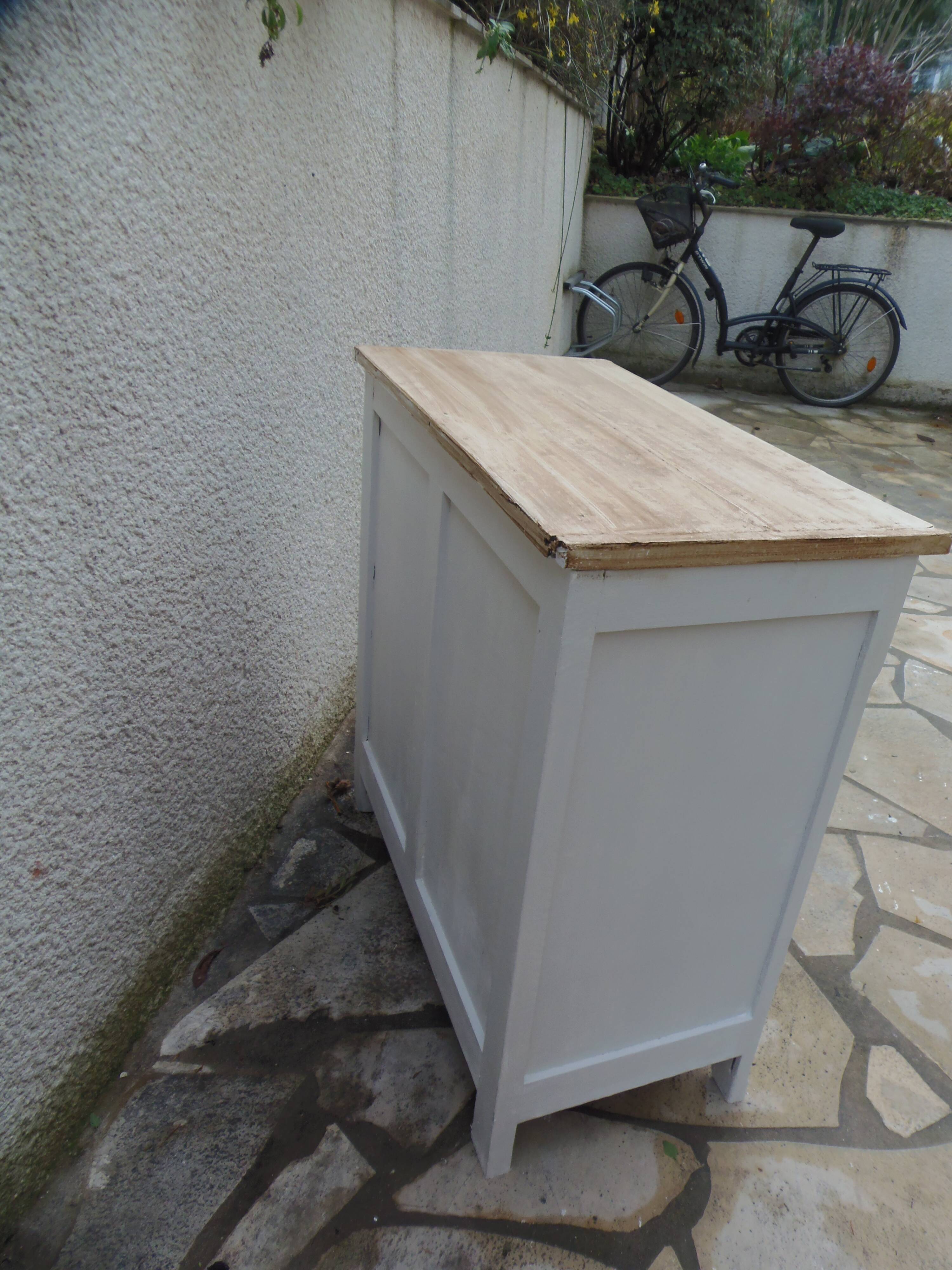 Vintage Parisian buffet re-enchanted in pearl grey, wooden top.