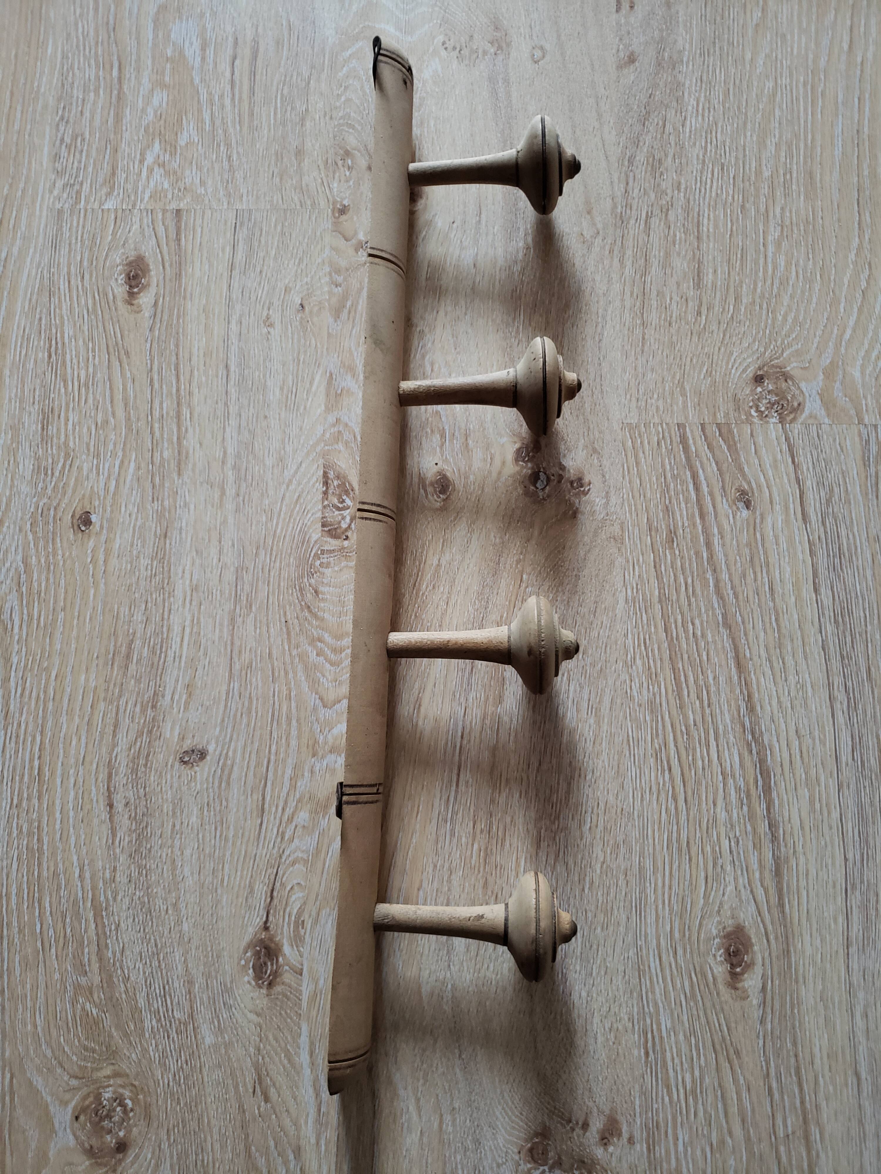 Former wooden wall coat holder 4 patères