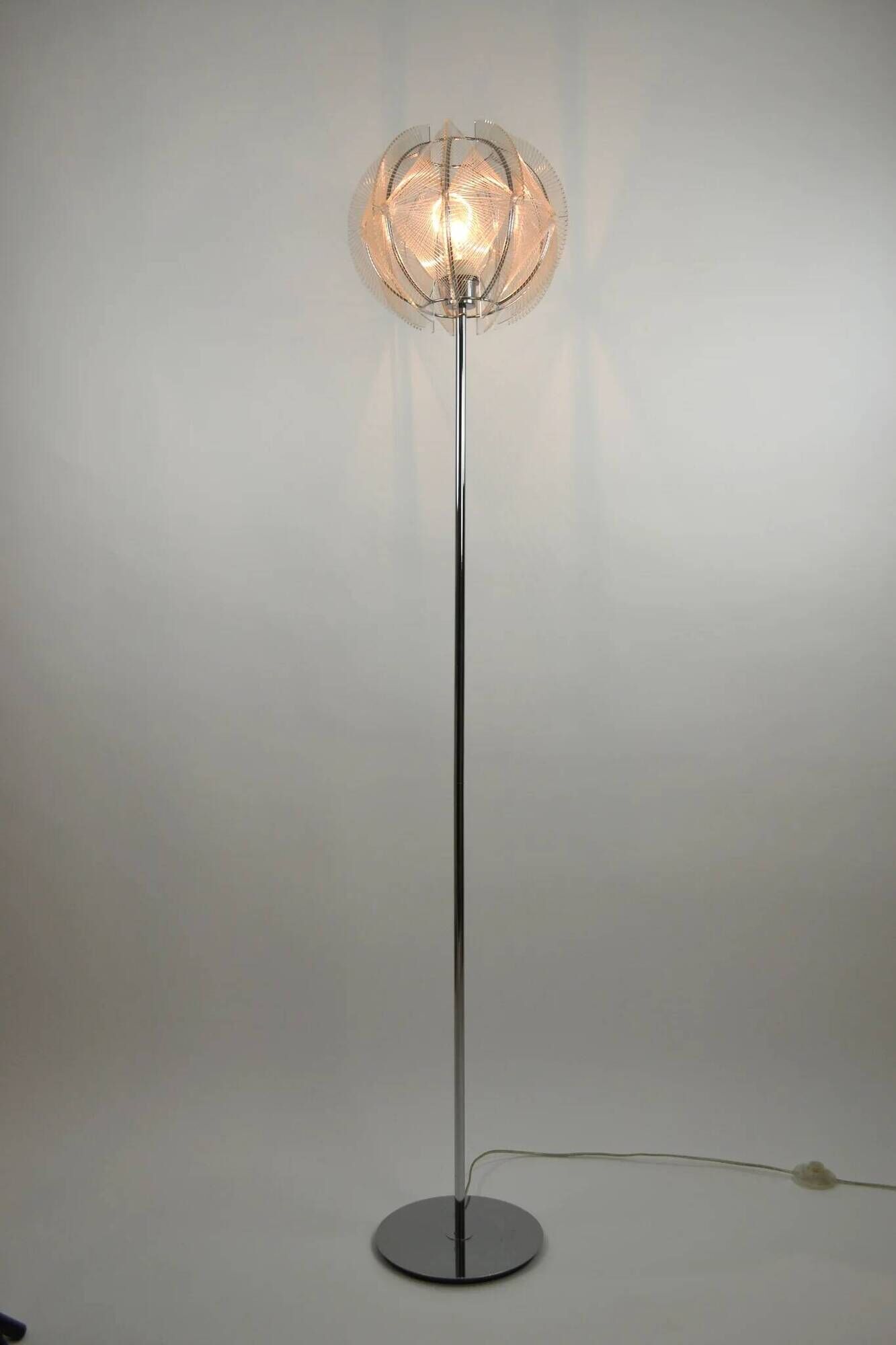 Neo floorlamp by Cottex, Sweden – plexiglas and nylon wire, 1990’s