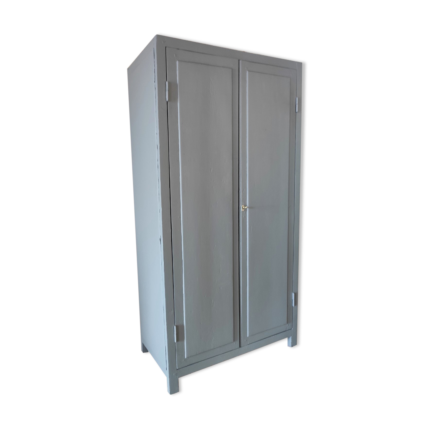 Armoire parisienne