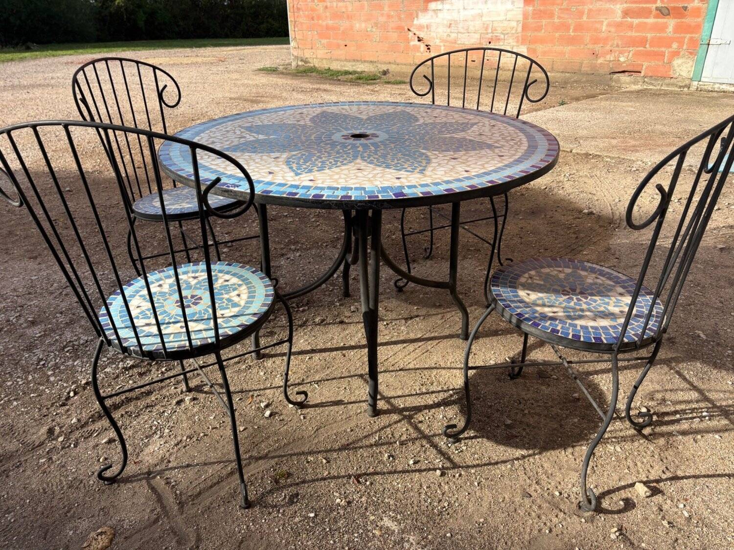 Mosaic garden furniture set in wrought iron, Mediterranean style, table and 4 chairs.