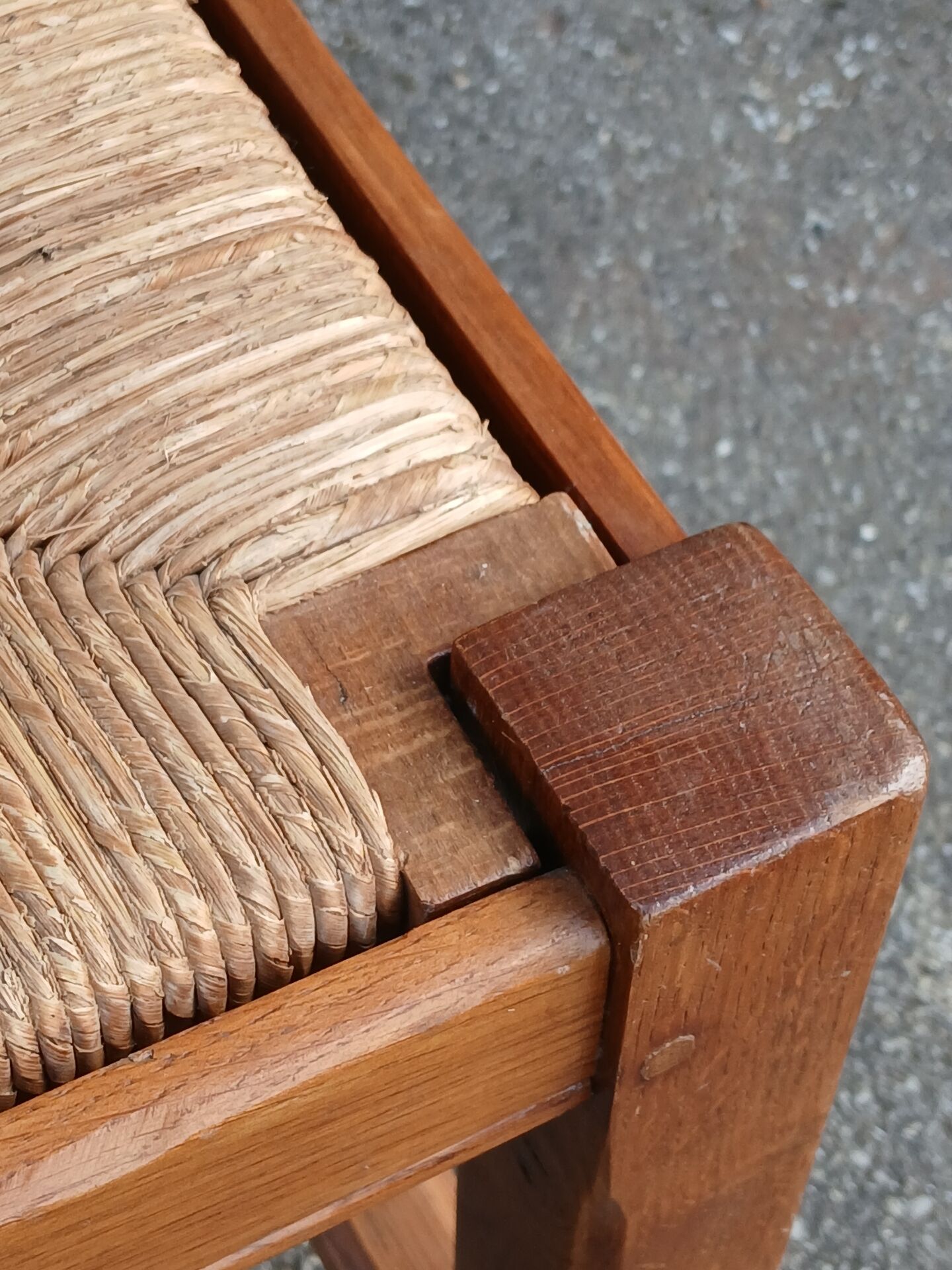 Tabouret paillé en chêne