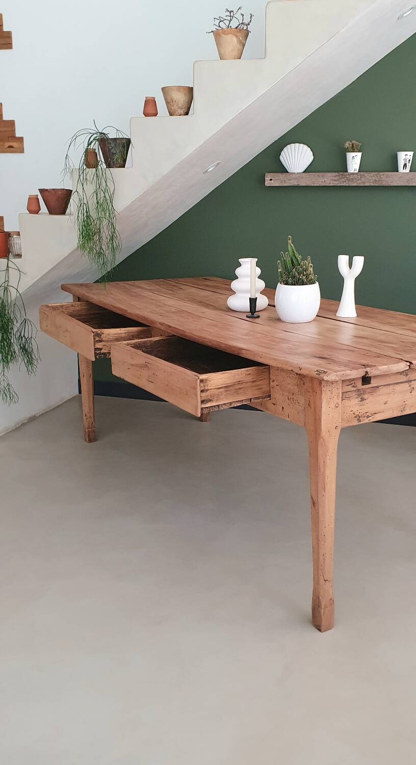 Farmhouse table