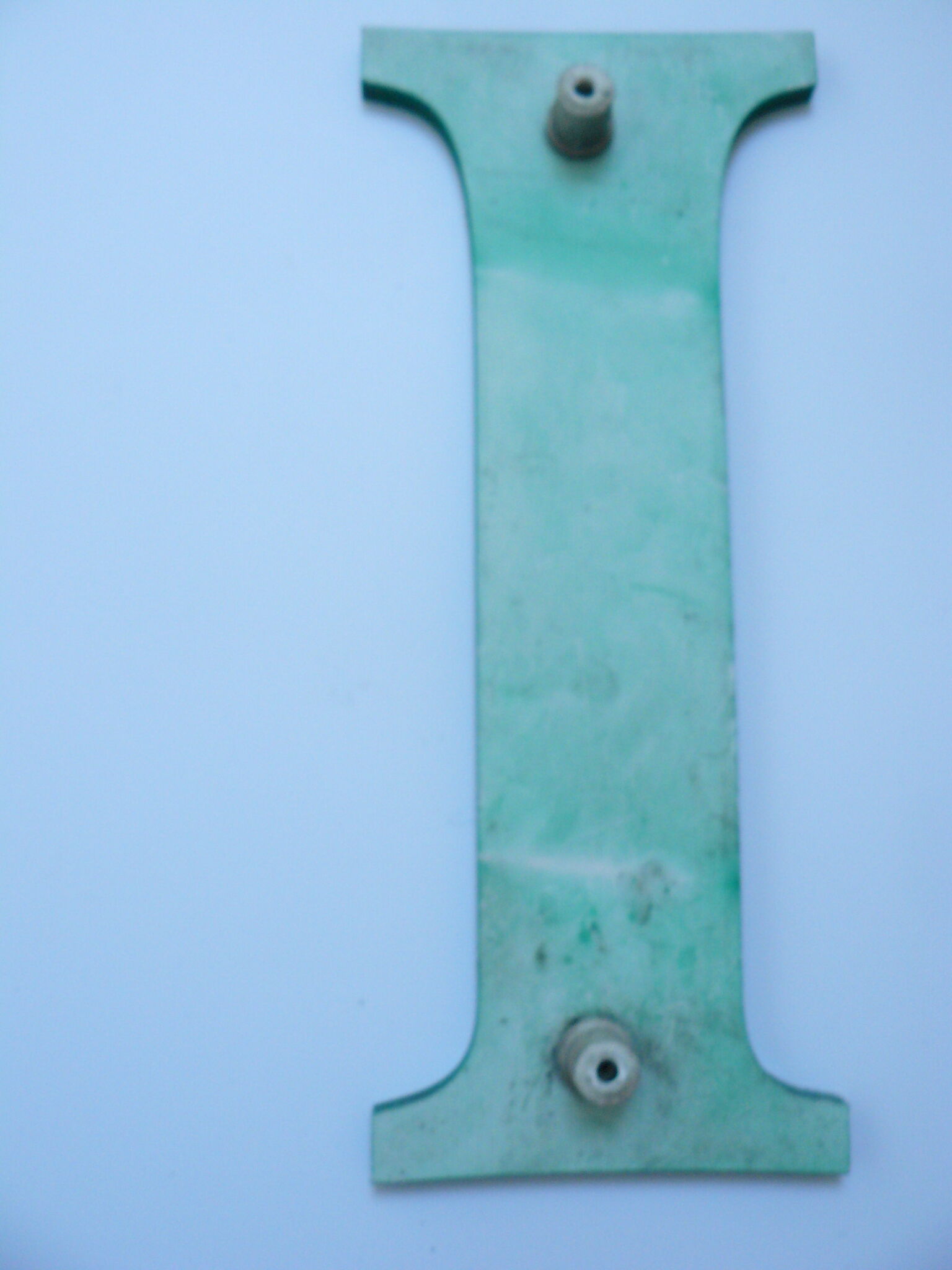 Teaches letter I of green color