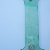 Teaches letter I of green color