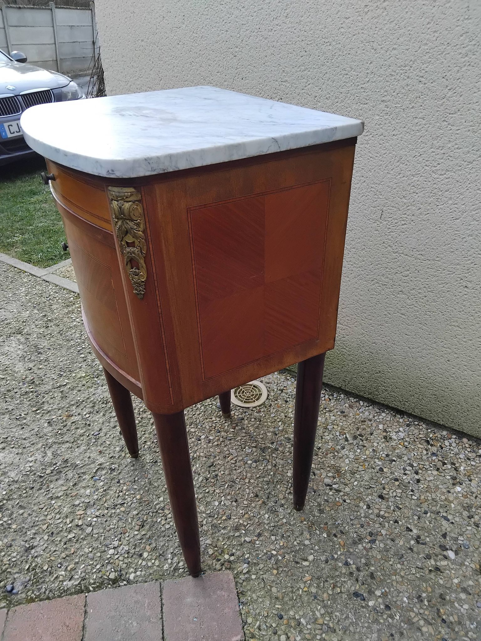 Table de chevet ancienne style Louis XVI
