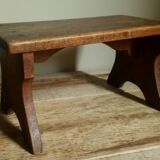 Banc repose-pied ancien en bois massif