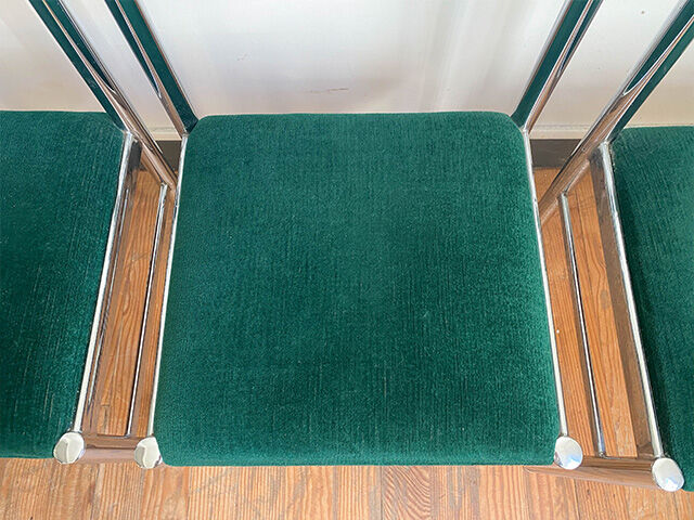 Lot of 4 green velvet chairs