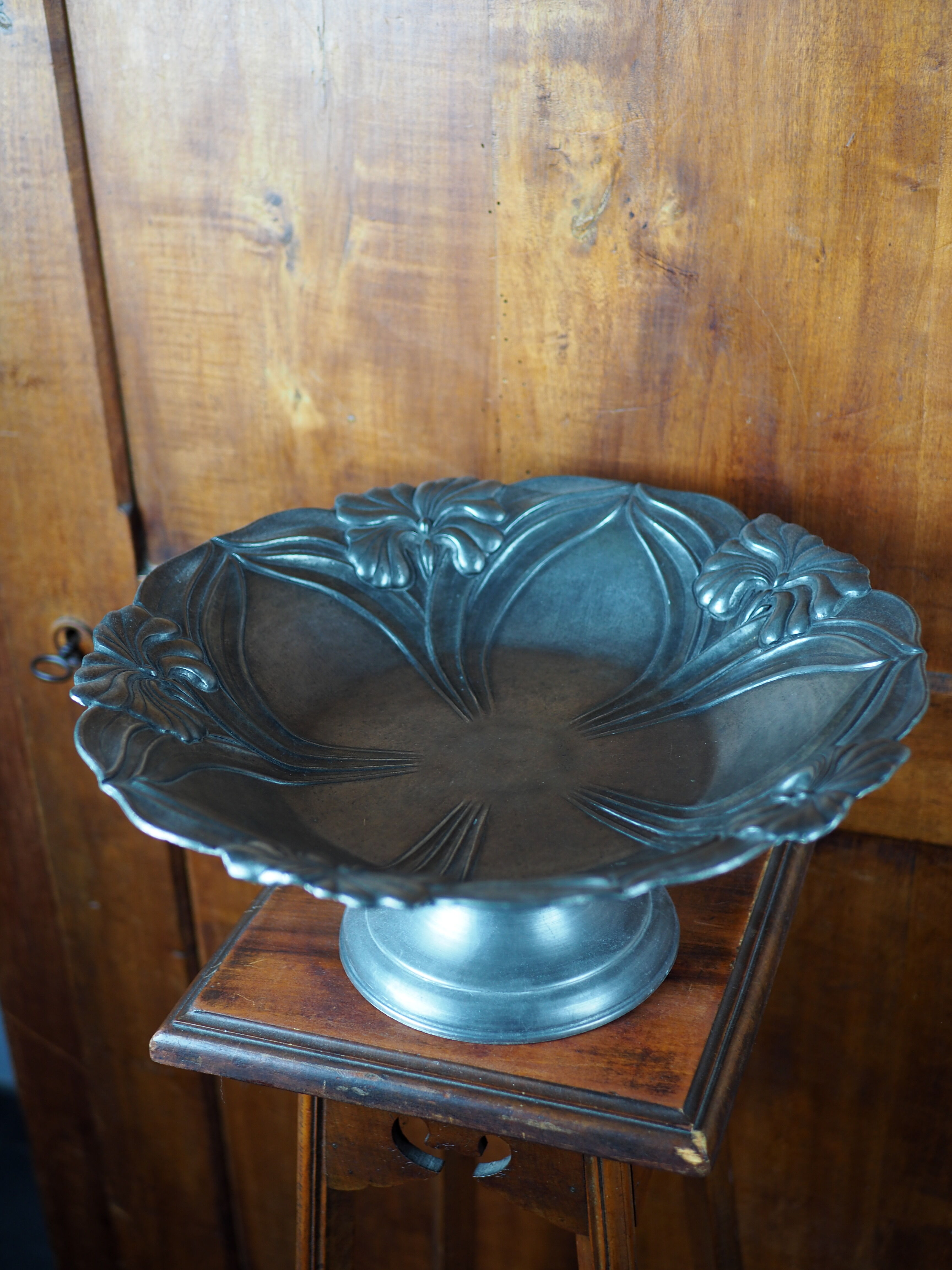 Piedouche tin cut with lily patterns - art nouveau - xxth century