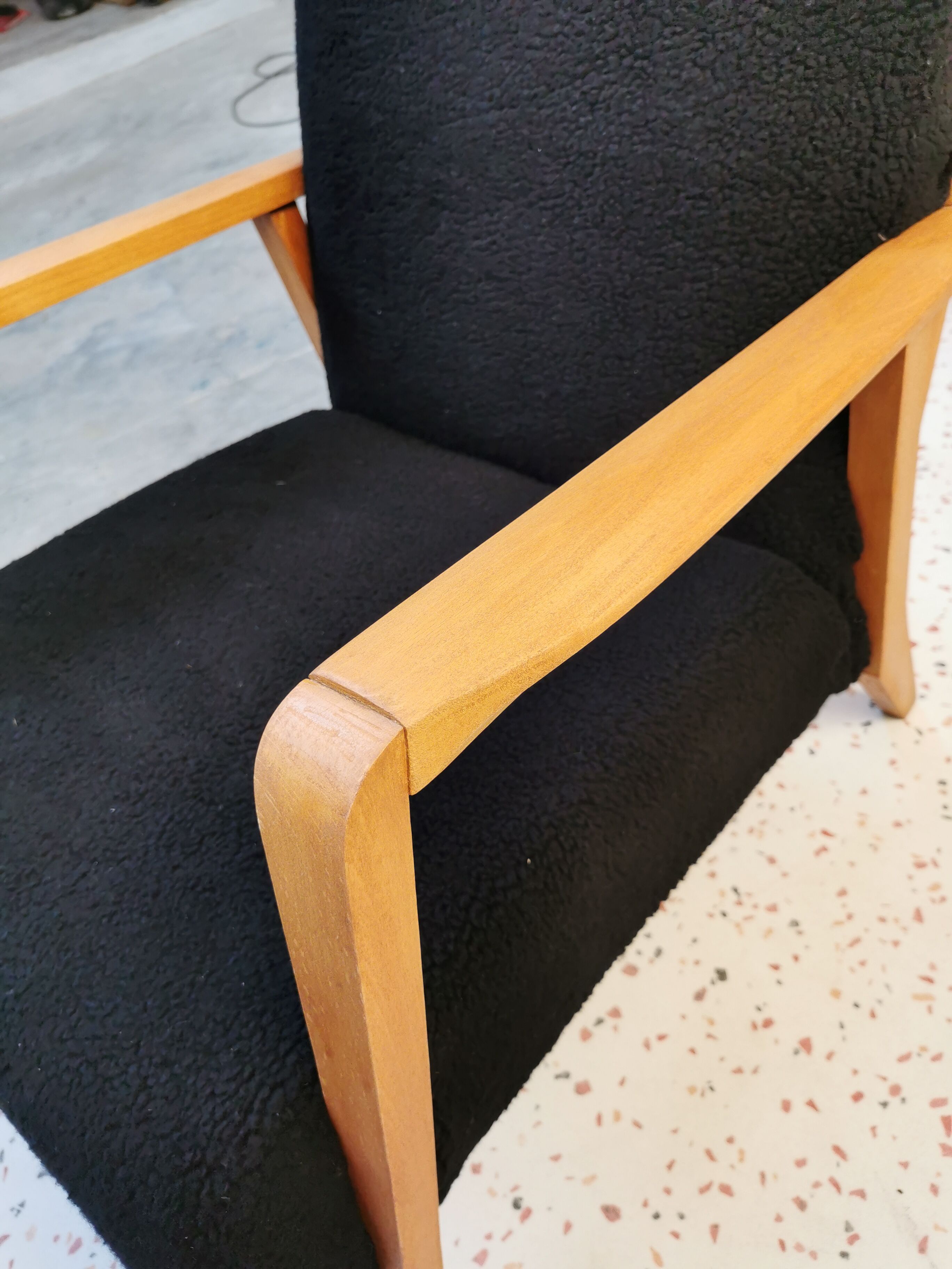 Mmoute chair
