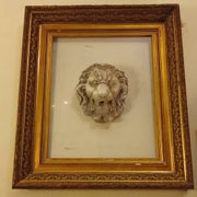 Ancien cadre doré ornement tête de lion sur plexiglas