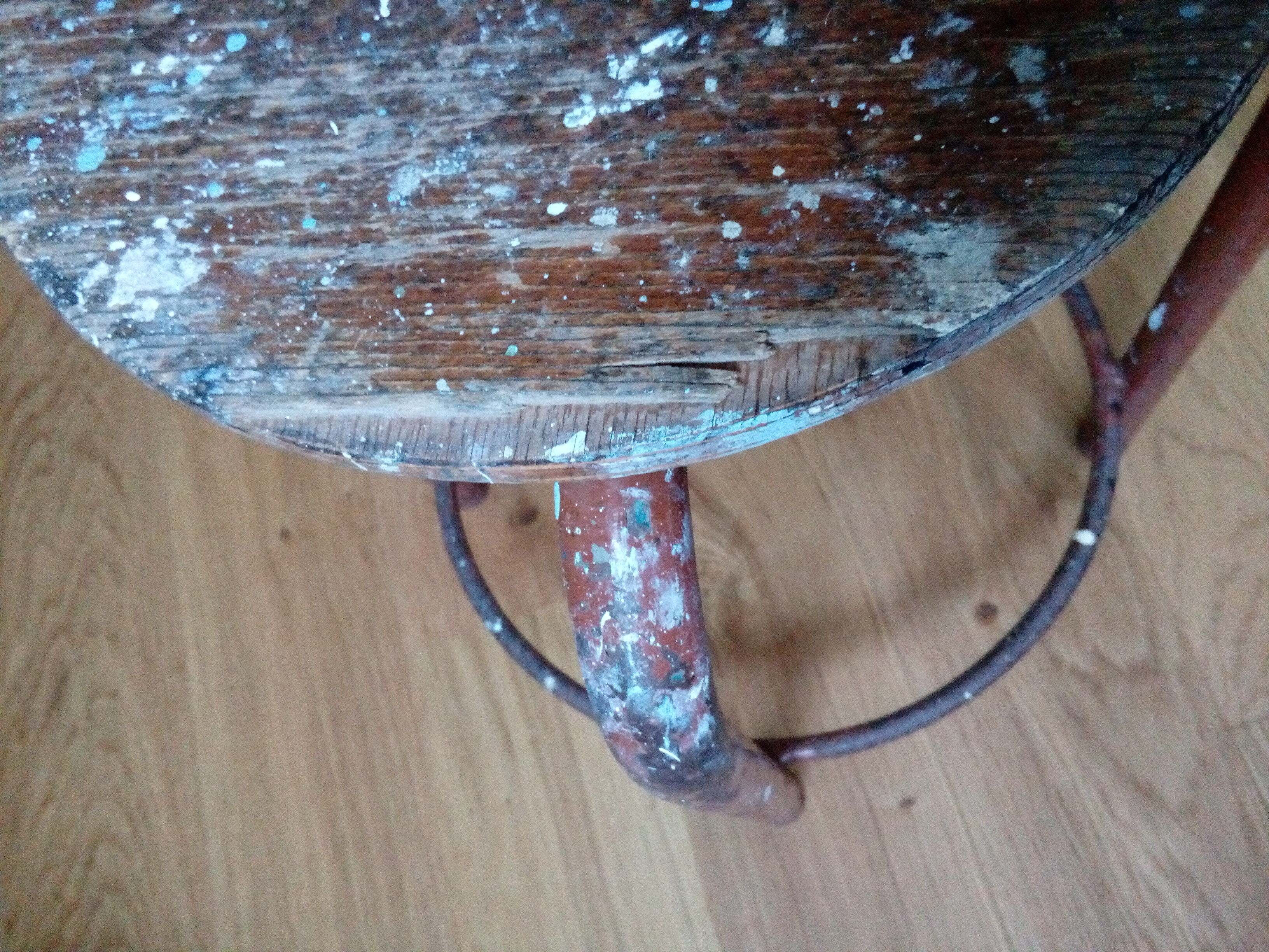 Workshop or school stool trend Wabi Sabi