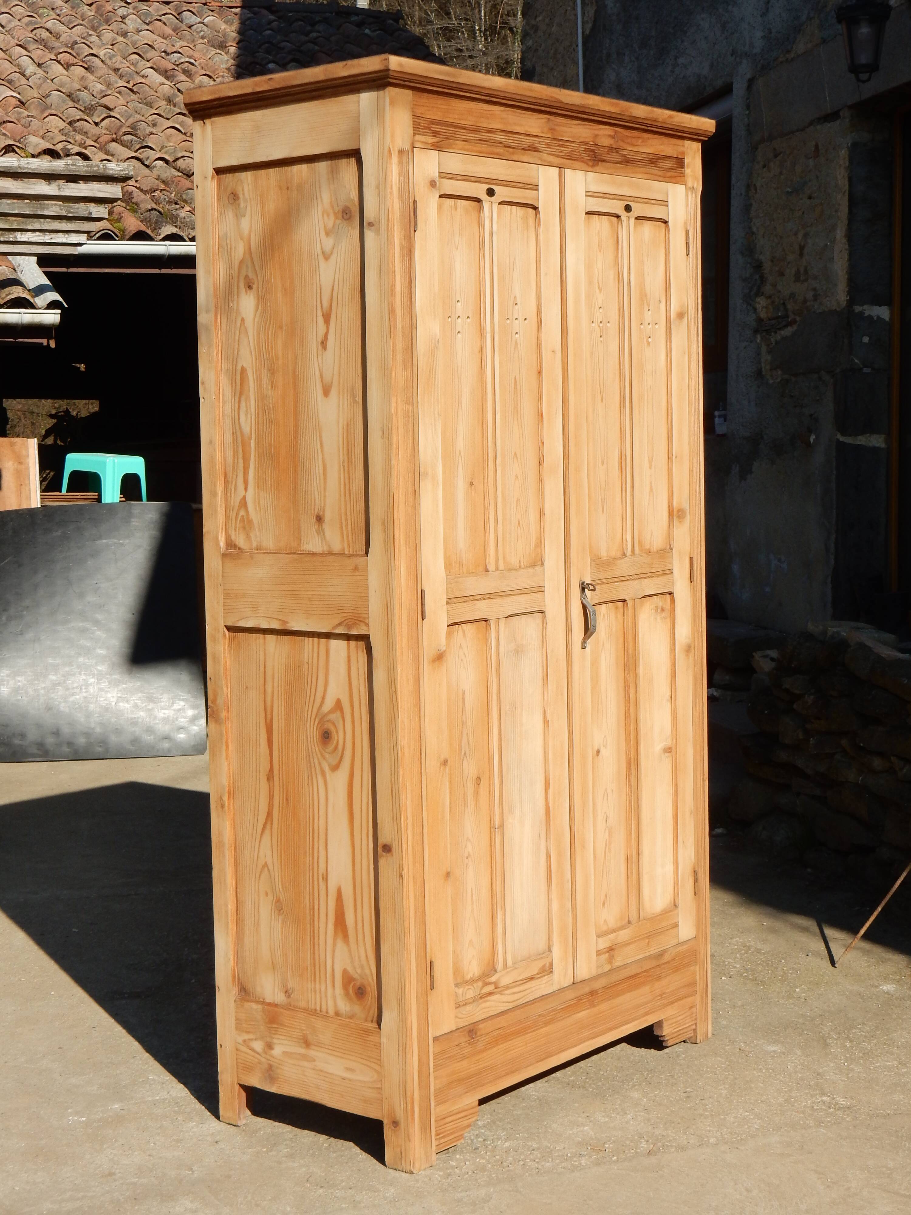 Old industrial wooden locker room - Parisian fir wardrobe