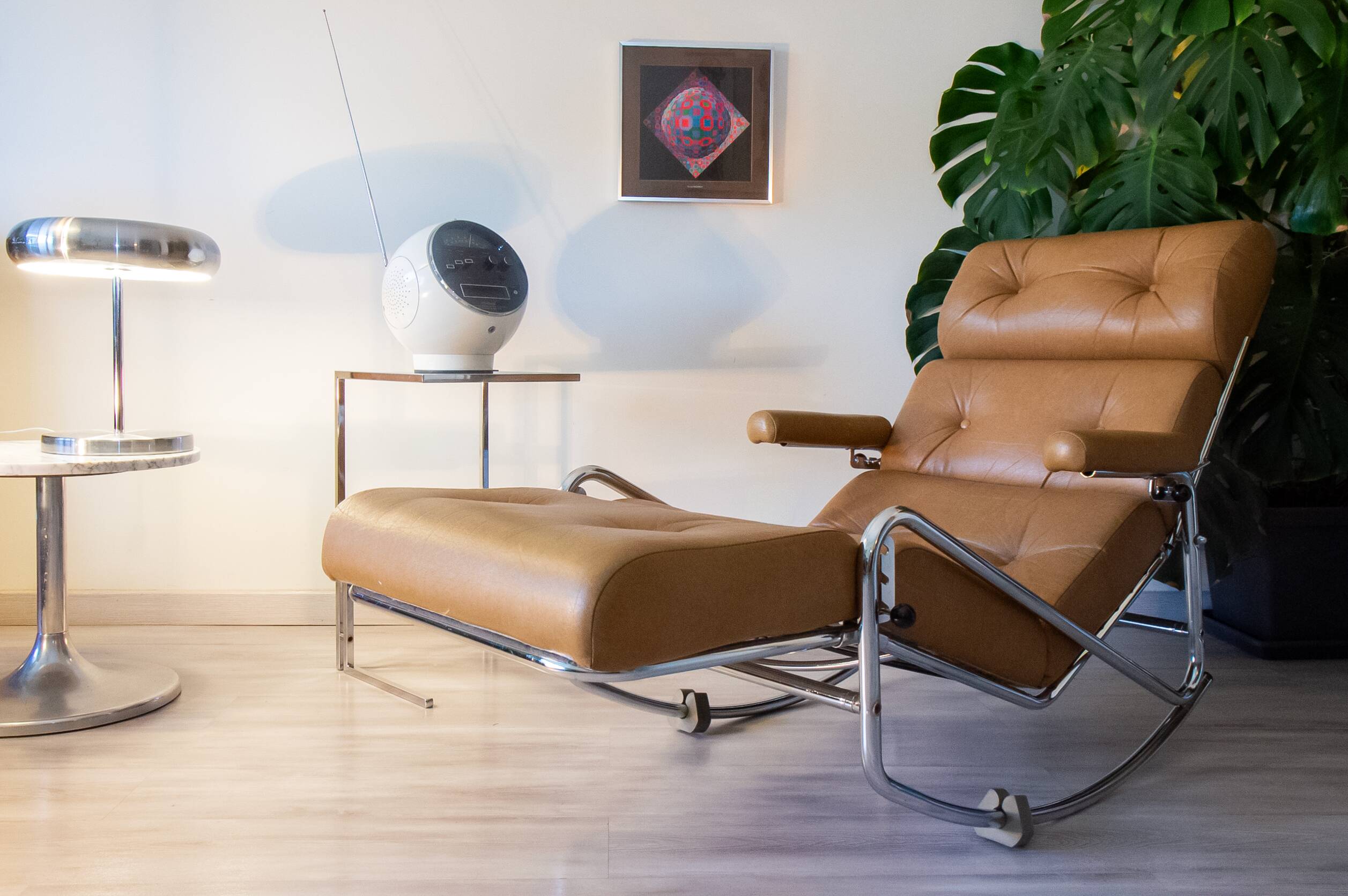 Fauteuil relax Lama 70's, chrome et simili cuir, repose pied repliable
