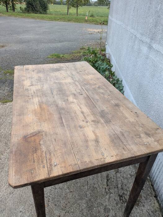 Farm table