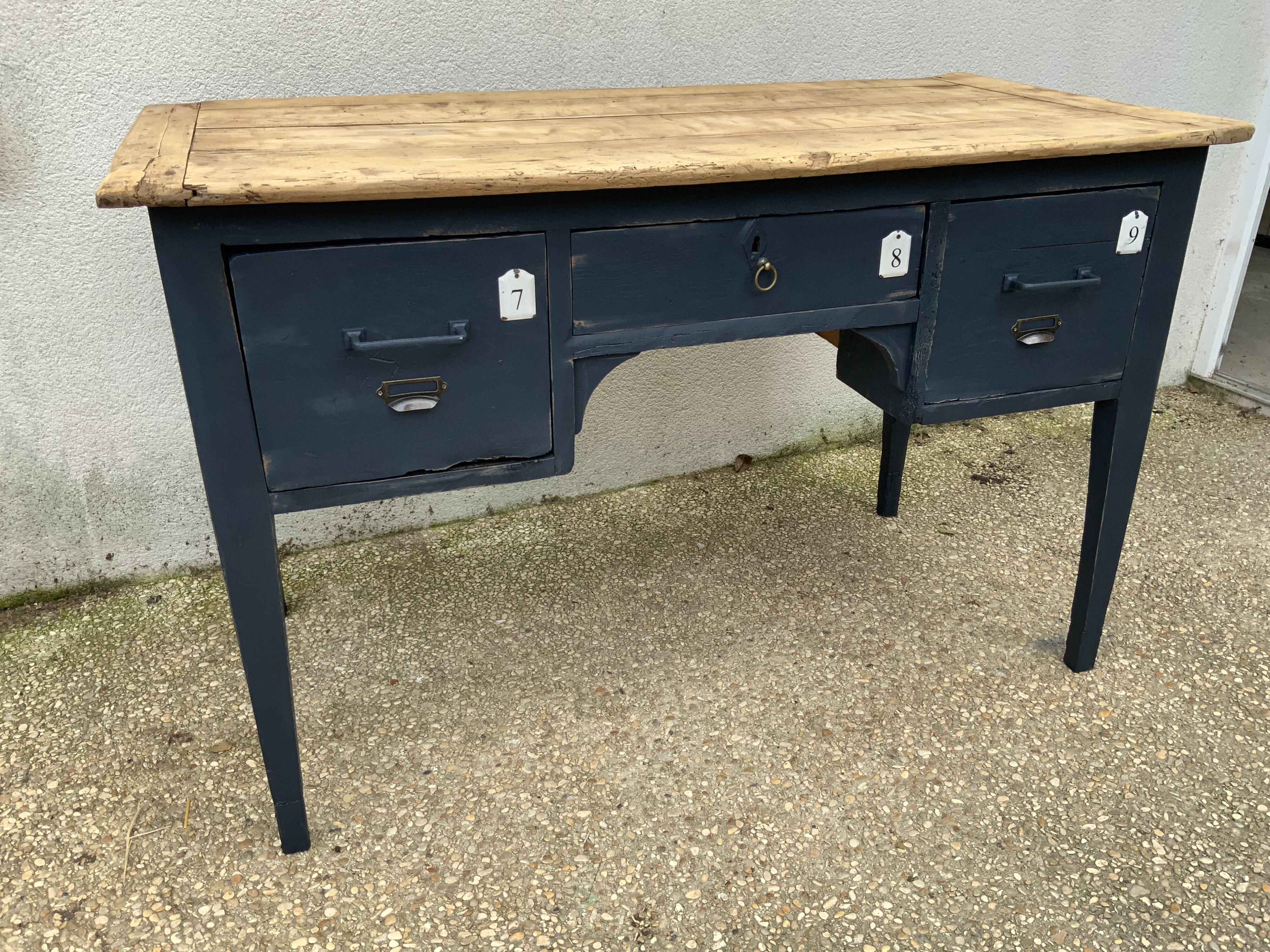 Bureau cabinet de curiosité