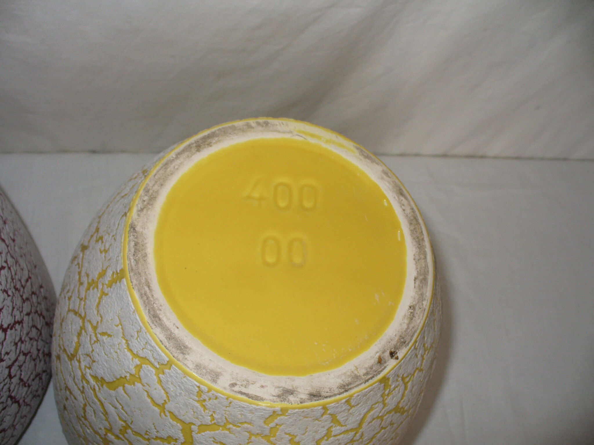 Pair of 50s pot-hide-and-seek